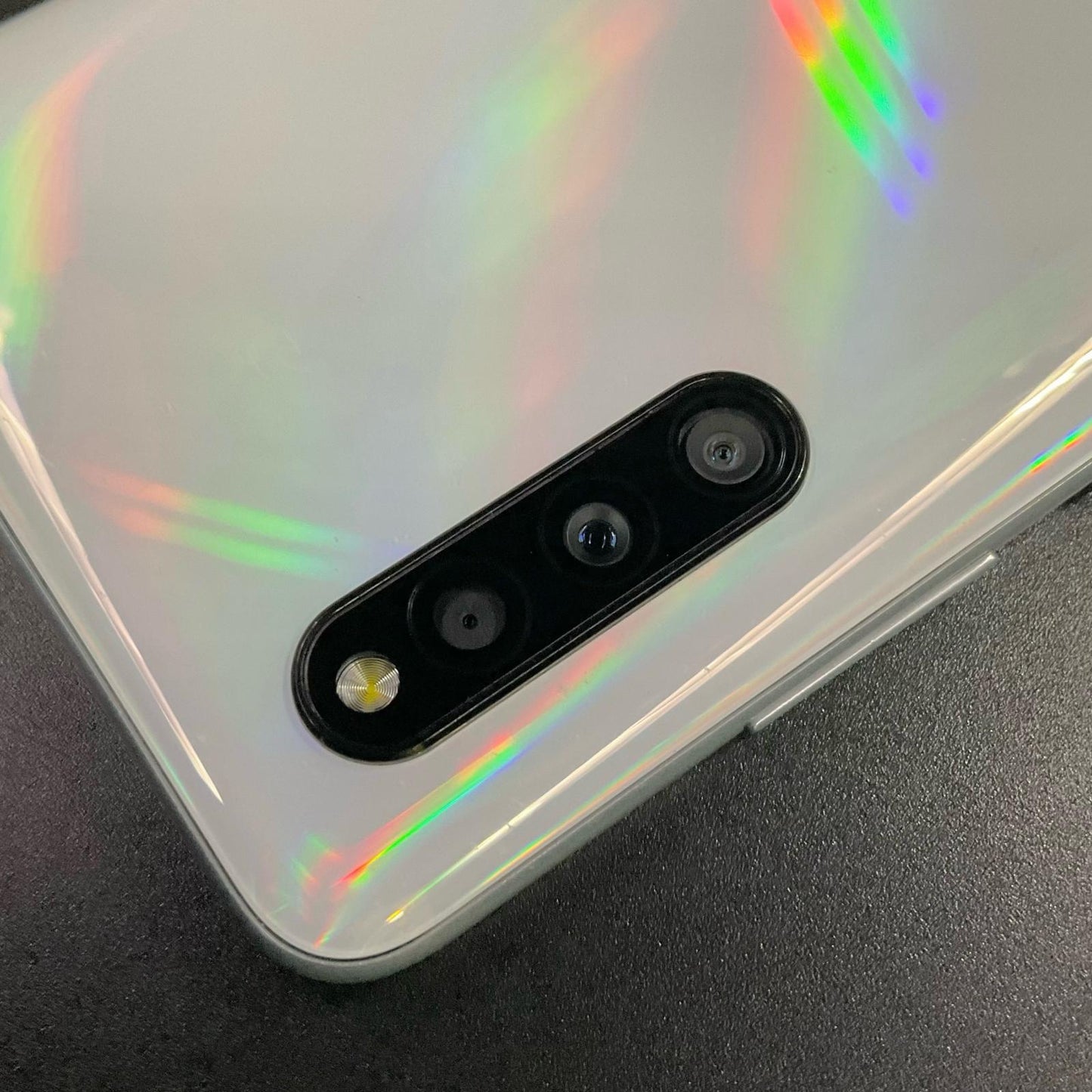 【全額返金保証】【最速発送】SAMSUNG Galaxy A41 64GB ホワイト au SCV48 白ロム 動作確認済