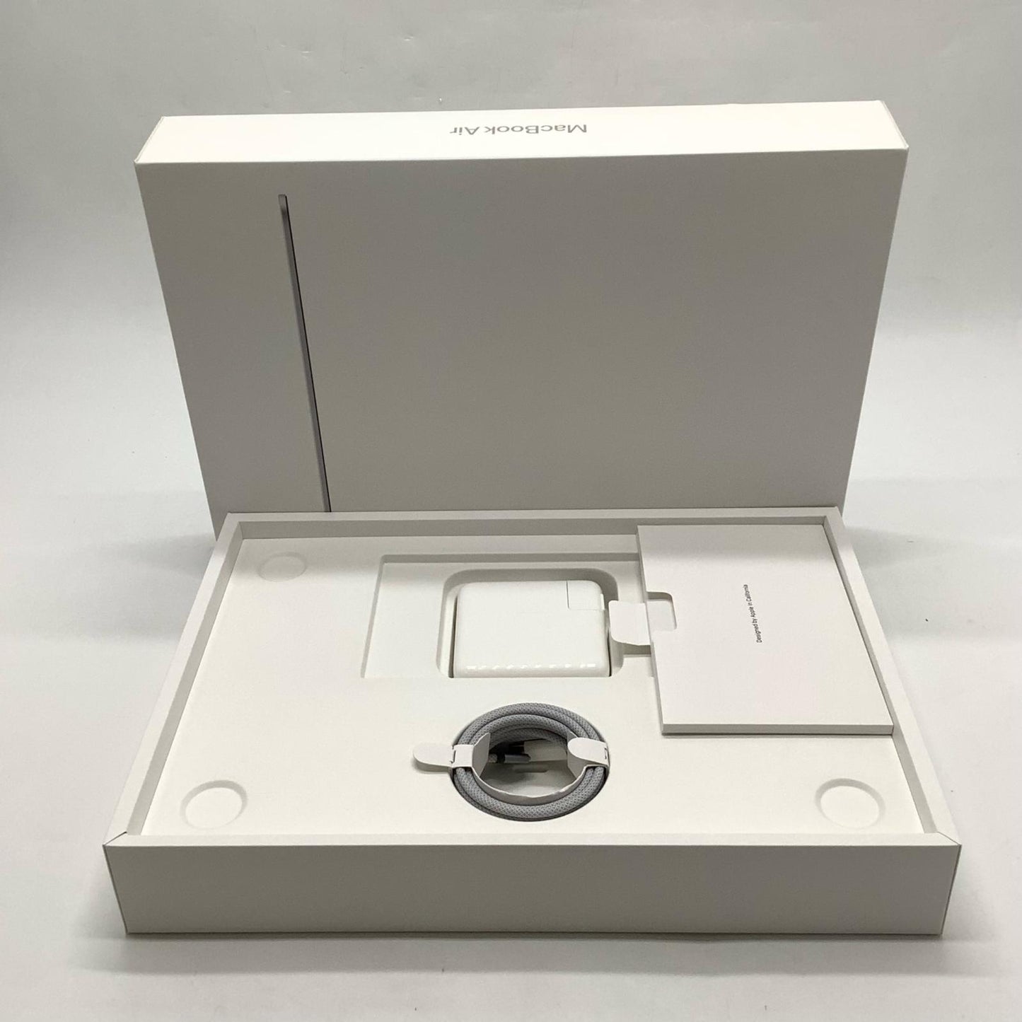 【全額返金保証】【最速発送】Apple MacBook Air 13.6インチ 2022 Apple M2 8GB SSD 256GB スペースグレイ 100% 美品 動作確認済