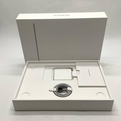 【全額返金保証】【最速発送】Apple MacBook Air 13.6インチ 2022 Apple M2 8GB SSD 256GB スペースグレイ 100% 美品 動作確認済