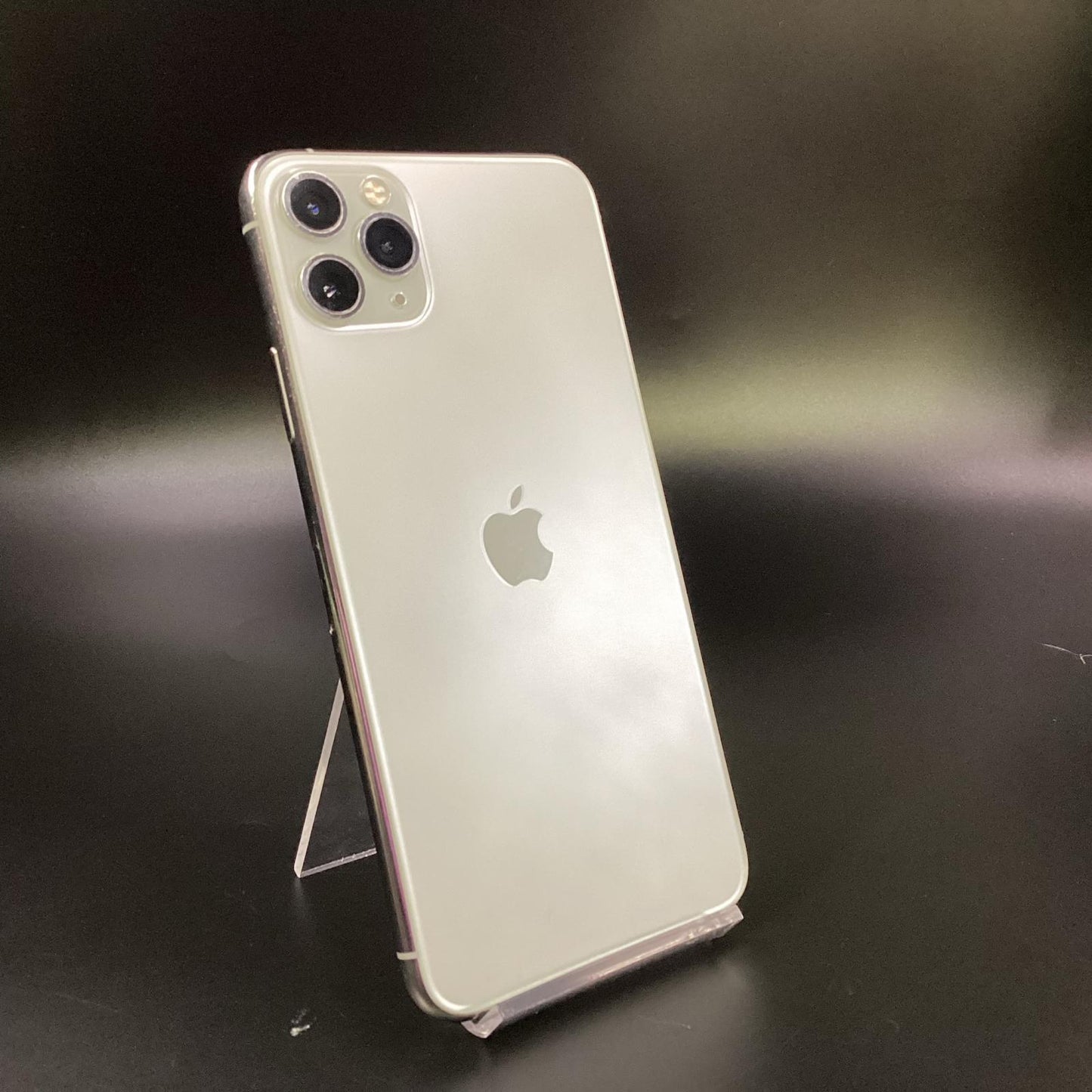 【全額返金保証】【最速発送】Apple iPhone iPhone 11 Pro Max 256GB ホワイト docomo SIMフリー 白ロム 動作確認済 79%