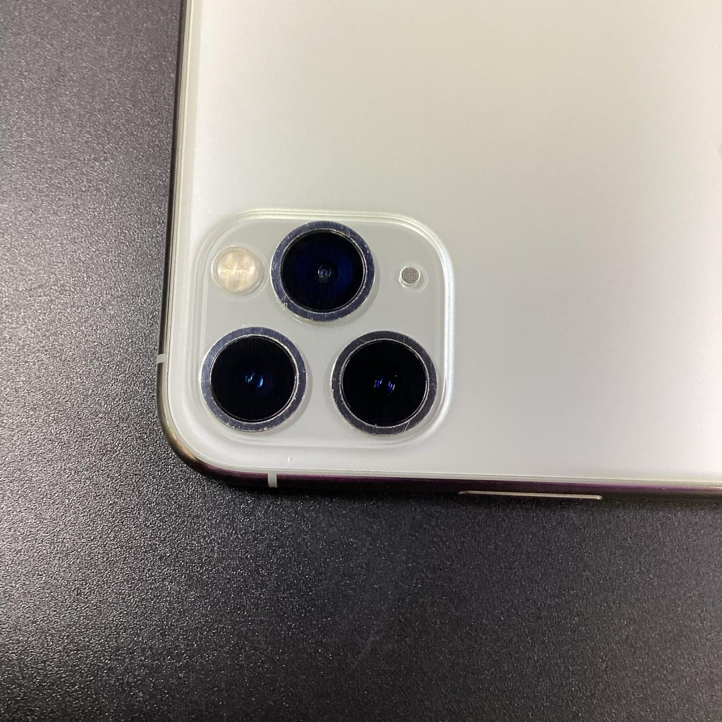 【全額返金保証】【最速発送】Apple iPhone iPhone 11 Pro Max 256GB ホワイト docomo SIMフリー 白ロム 動作確認済 79%