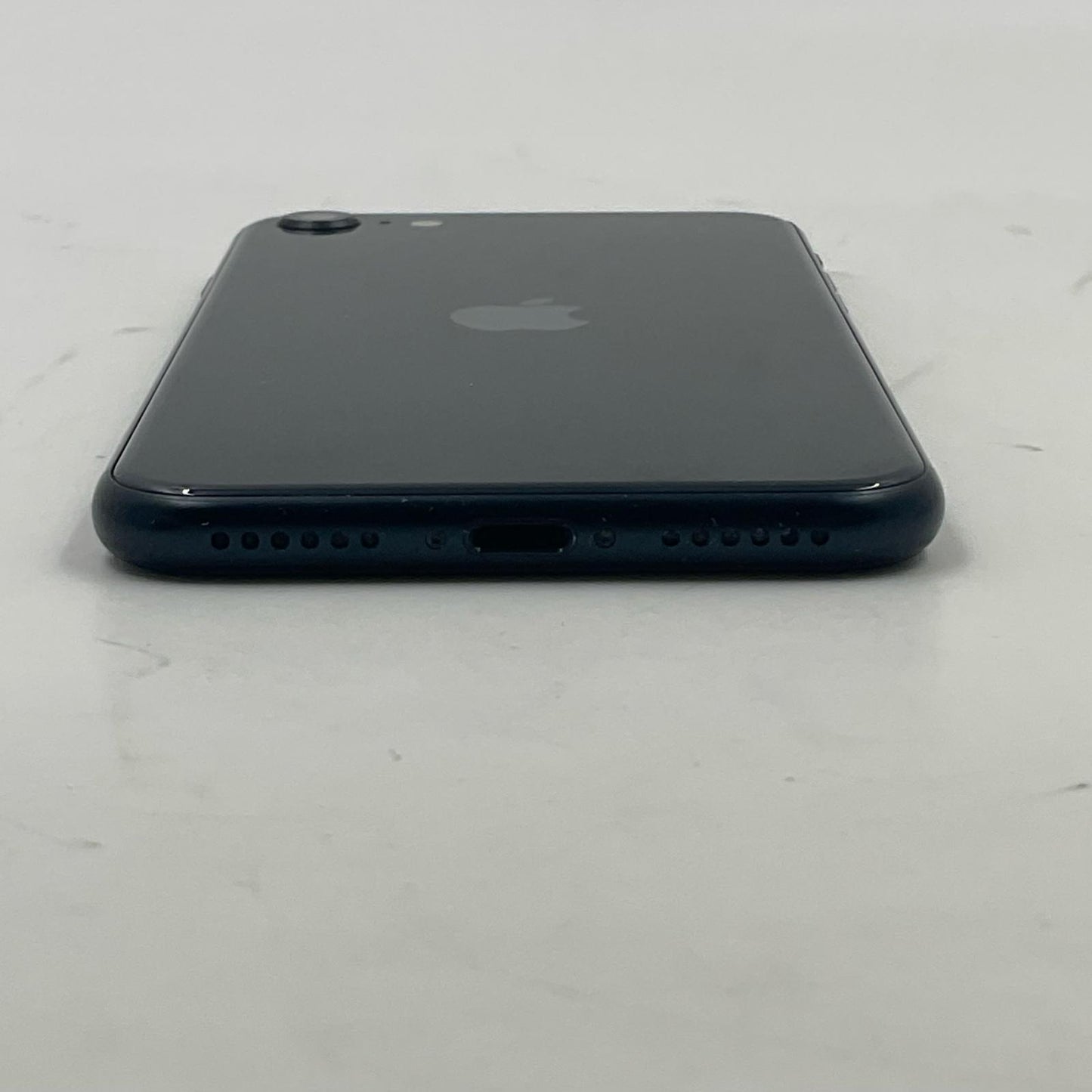 【全額返金保証】【最速発送】Apple iPhone iPhone SE（第3世代） 64GB ミッドナイト docomo 白ロム 動作確認済 86%