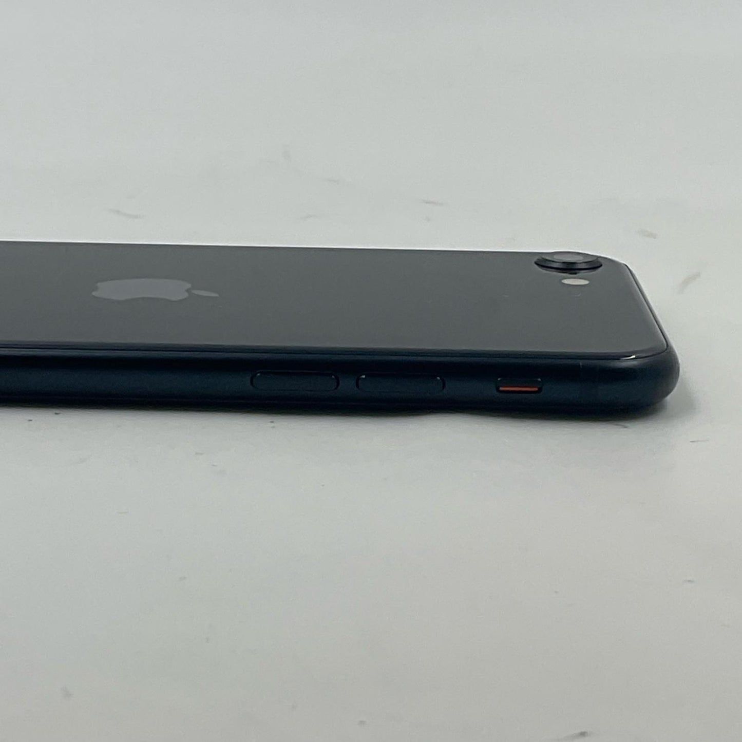 【全額返金保証】【最速発送】Apple iPhone iPhone SE（第3世代） 64GB ミッドナイト docomo 白ロム 動作確認済 86%