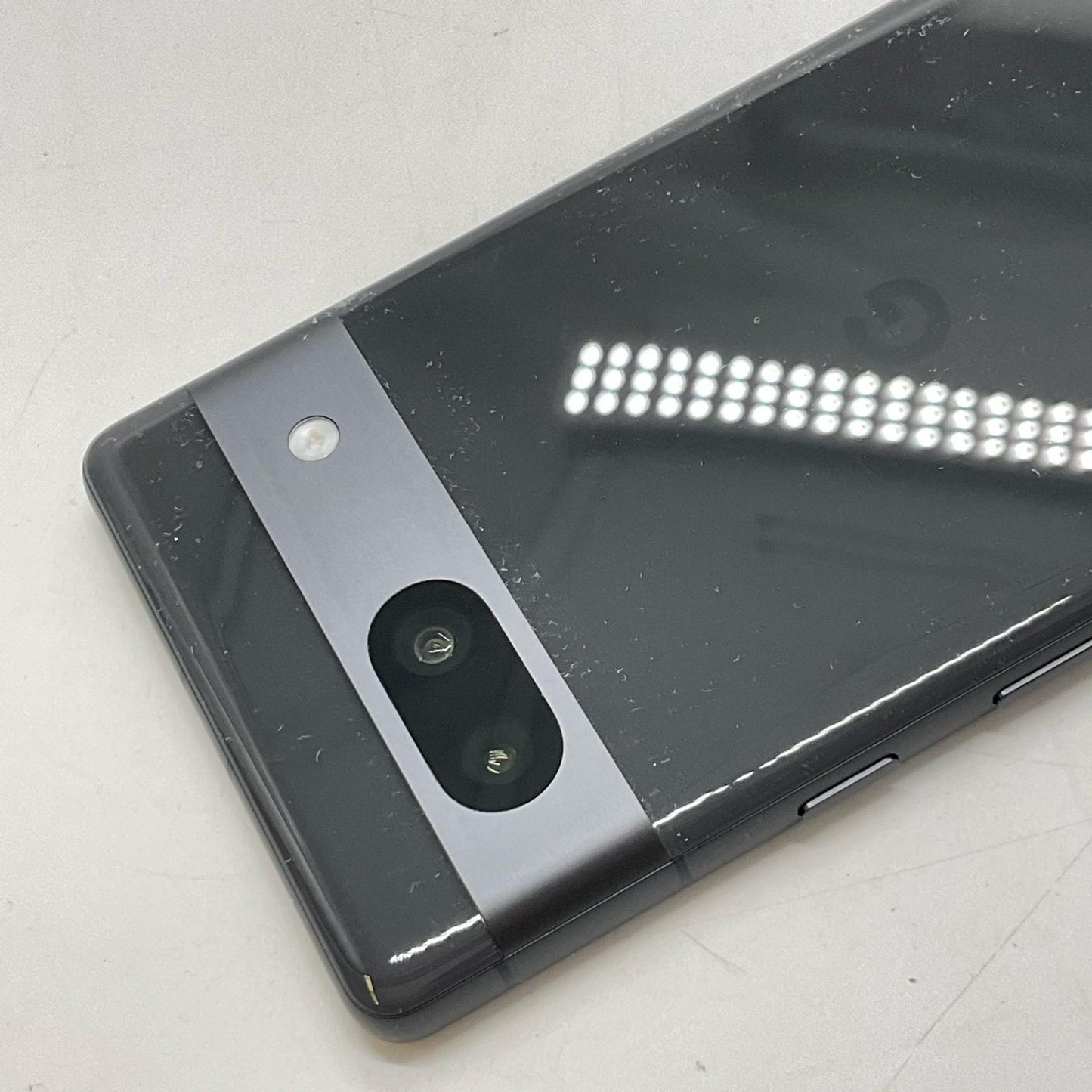 【最速発送】Google Pixel 7a 128GB Charcoal SIMフリー G82U8 白ロム【難有】