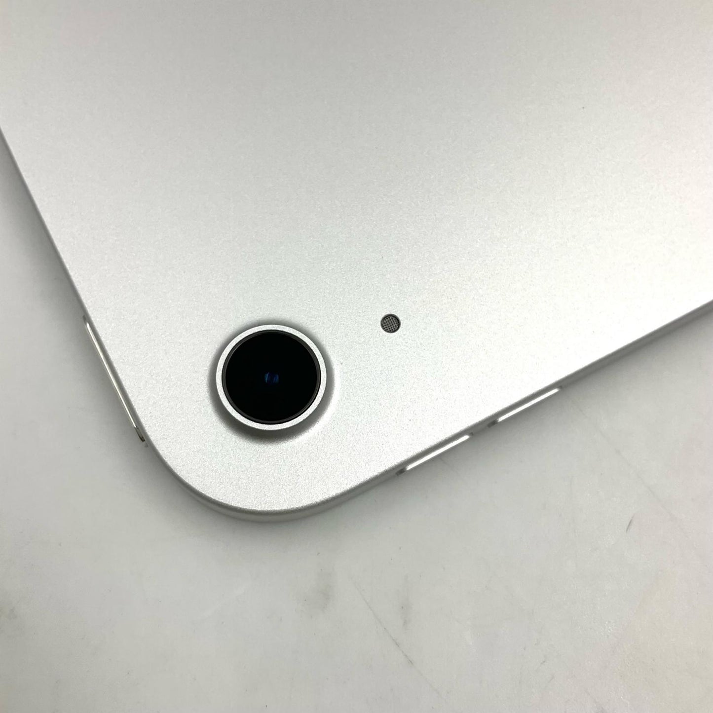 【全額返金保証】【最速発送】Apple iPad iPad 10.9インチ 第10世代 64GB シルバー Wi-Fi 美品 動作確認済