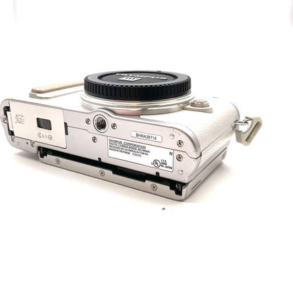 【全額返金保証】【最速発送】OLYMPUS デジタル一眼 PEN E-PL8 EZダブルズームキット [ホワイト] 動作確認済