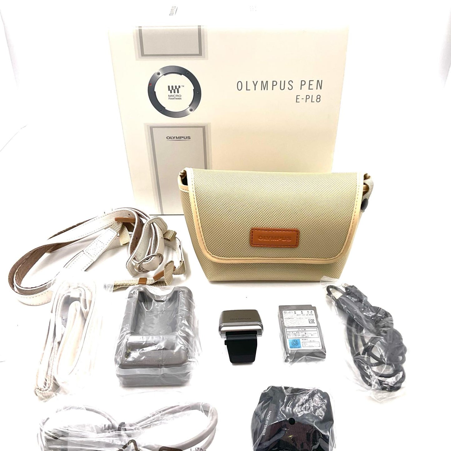 【全額返金保証】【最速発送】OLYMPUS デジタル一眼 PEN E-PL8 EZダブルズームキット [ホワイト] 動作確認済