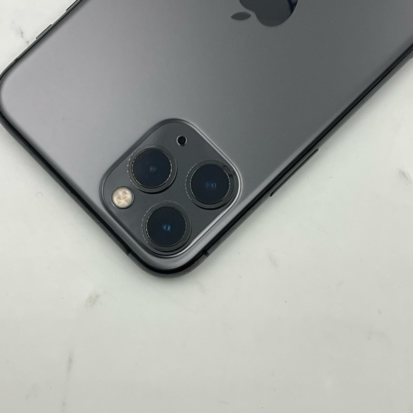 【全額返金保証】【最速発送】Apple iPhone iPhone 11 Pro 256GB スペースグレイ au 白ロム 動作確認済 75%