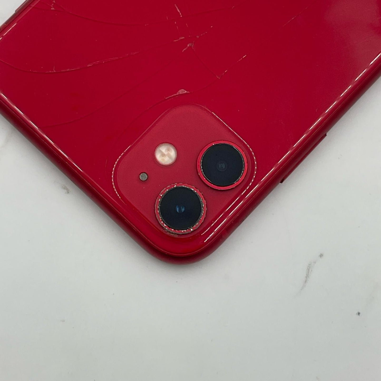 【最速発送】Apple iPhone iPhone 11 64GB (PRODUCT)RED au 白ロム【難有】 79%