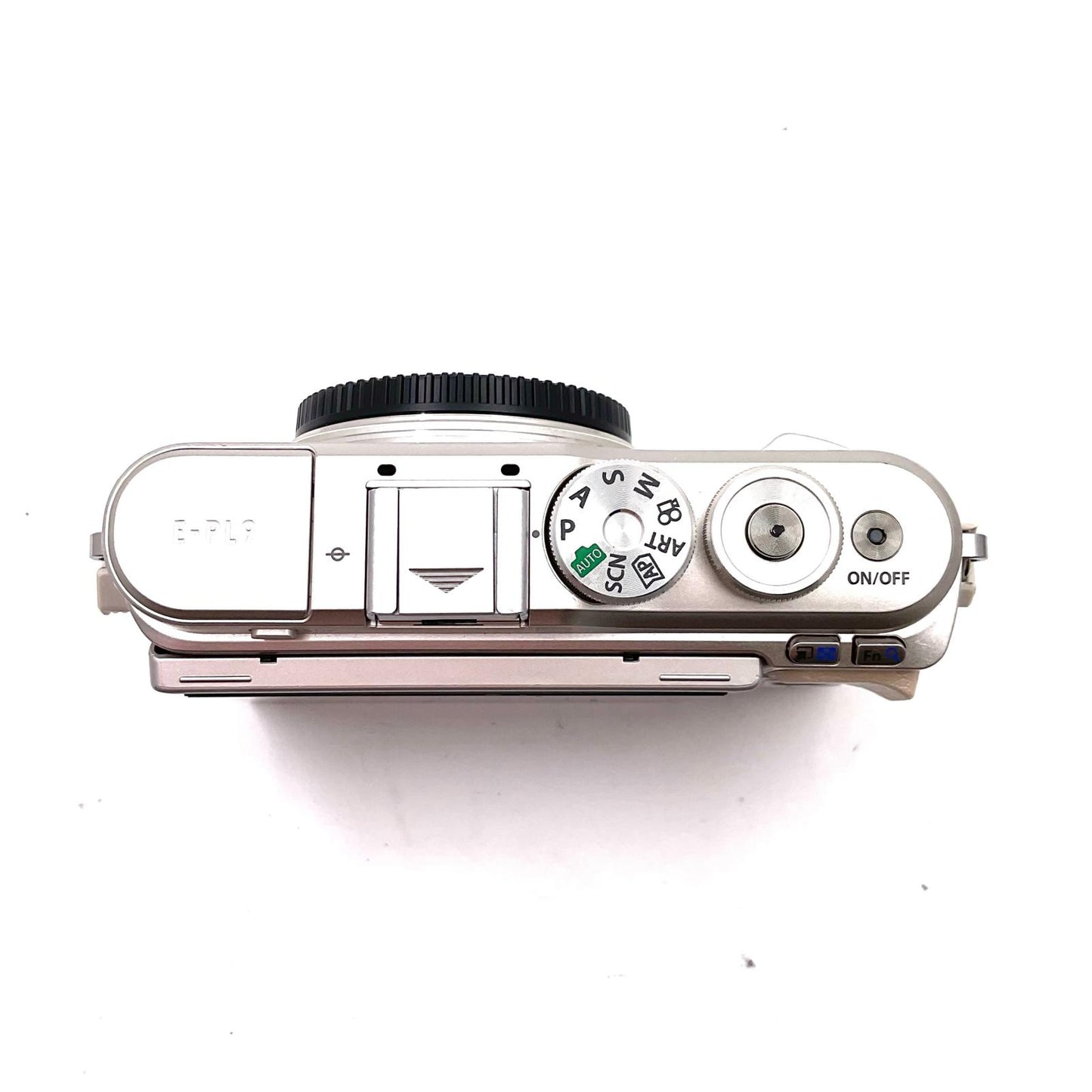 【全額返金保証】【最速発送】OLYMPUS デジタル一眼 PEN E-PL9 ボディ [ホワイト] 美品 動作確認済