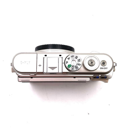 【全額返金保証】【最速発送】OLYMPUS デジタル一眼 PEN E-PL9 ボディ [ホワイト] 美品 動作確認済