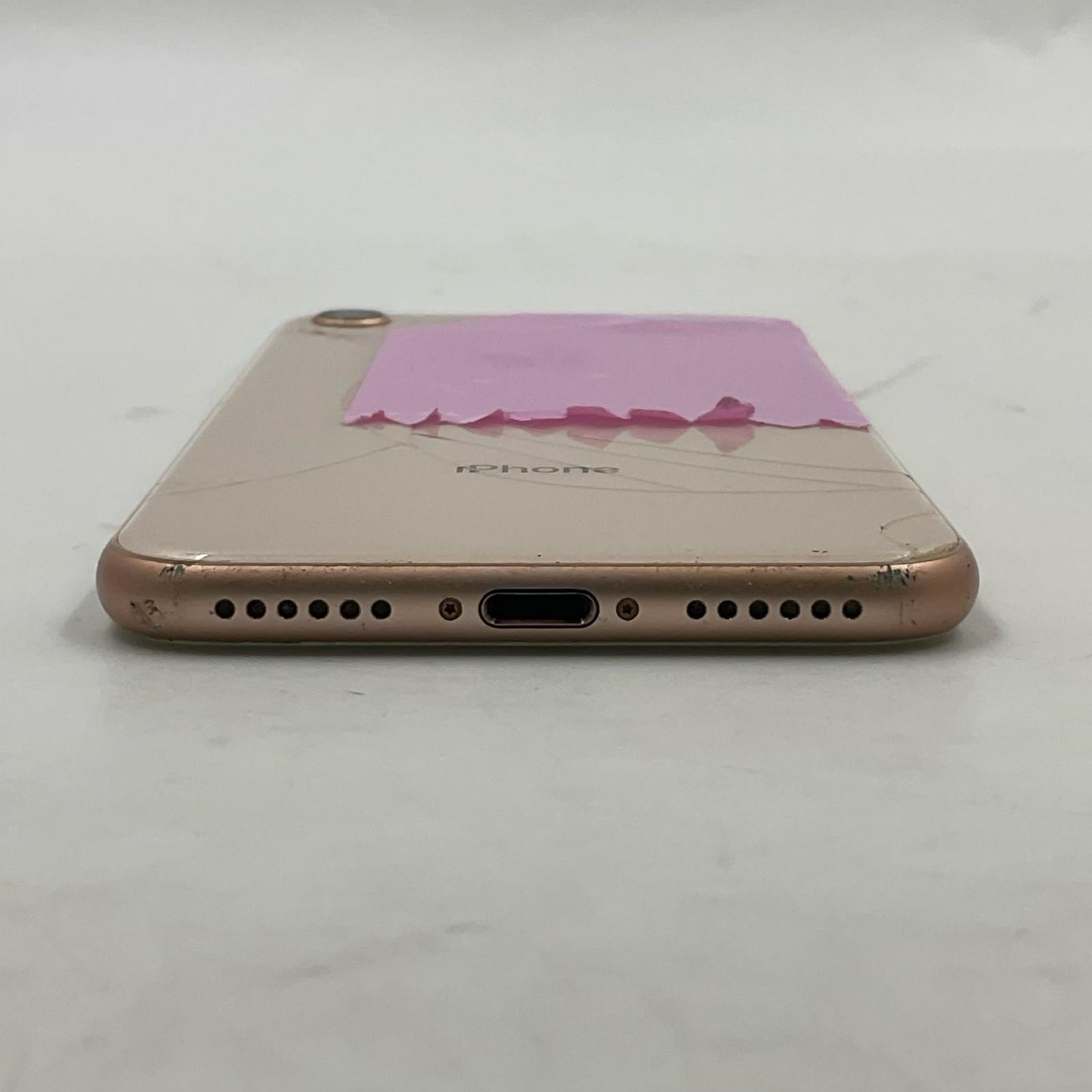 【最速発送】Apple iPhone iPhone 8 64GB ゴールド docomo 白ロム【難有】 82%