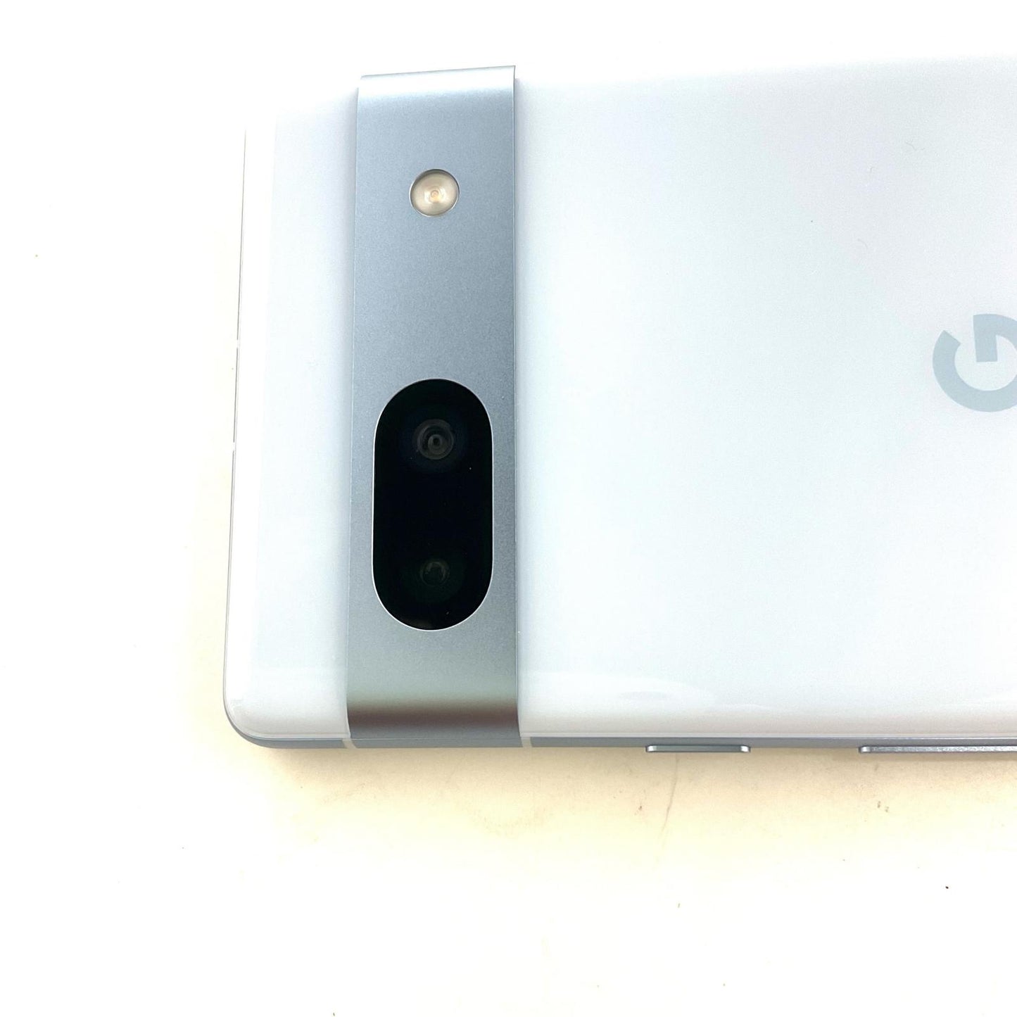 【全額返金保証】【最速発送】Google Pixel 7a 128GB シー docomo SIMフリー G82U8 白ロム 超美品 動作確認済
