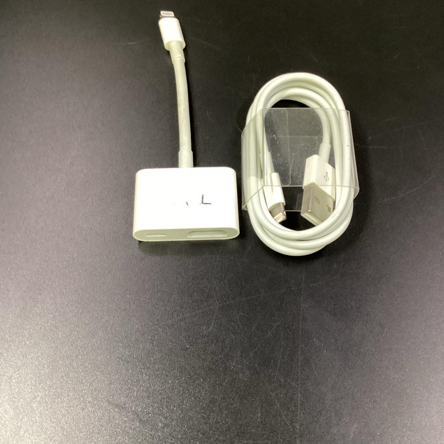 【最速発送】Apple iPhone iPhone 13 128GB スターライト SIMフリー 白ロム【難有】 82%