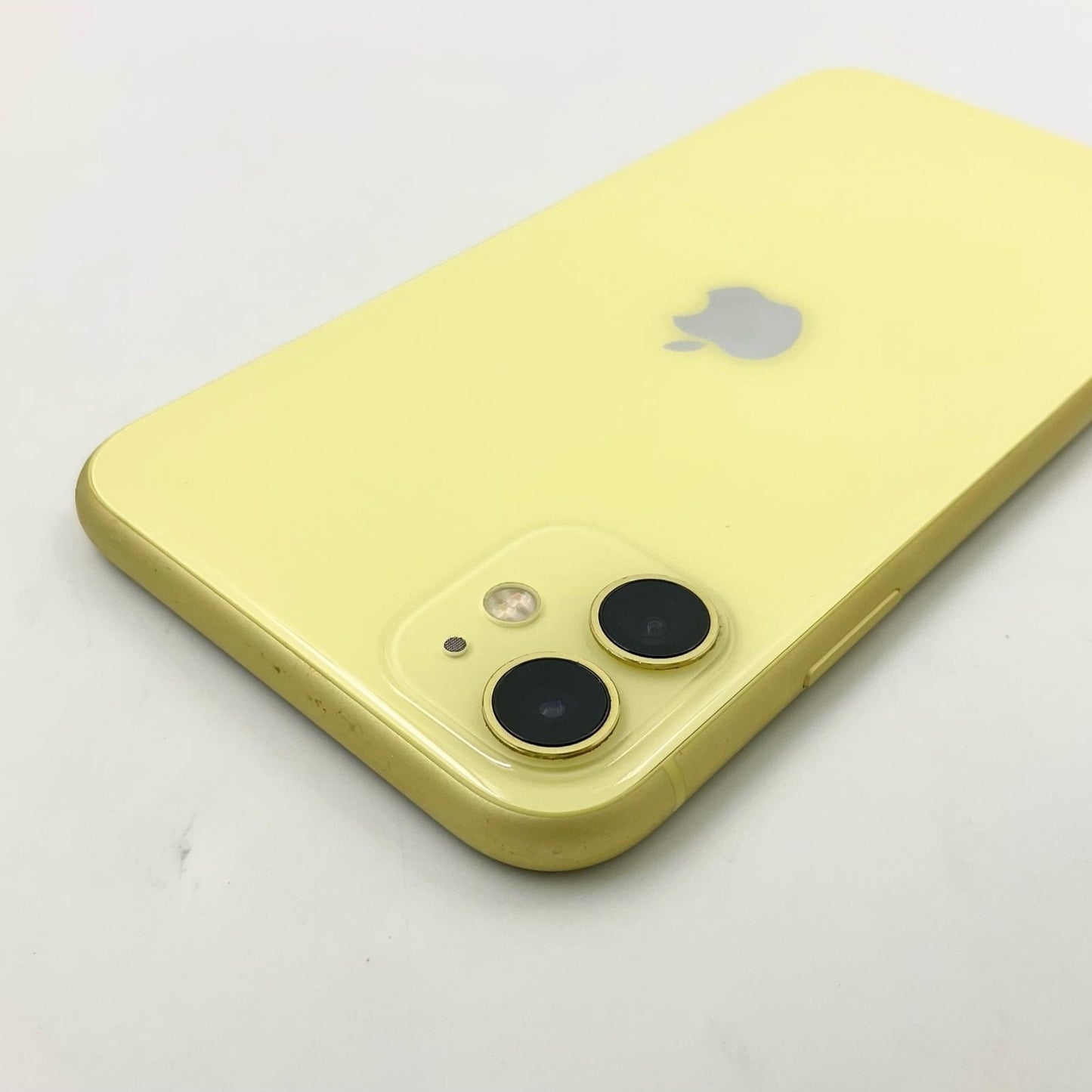 【全額返金保証】【最速発送】Apple iPhone iPhone 11 64GB イエロー au SIMフリー 白ロム 動作確認済 74%