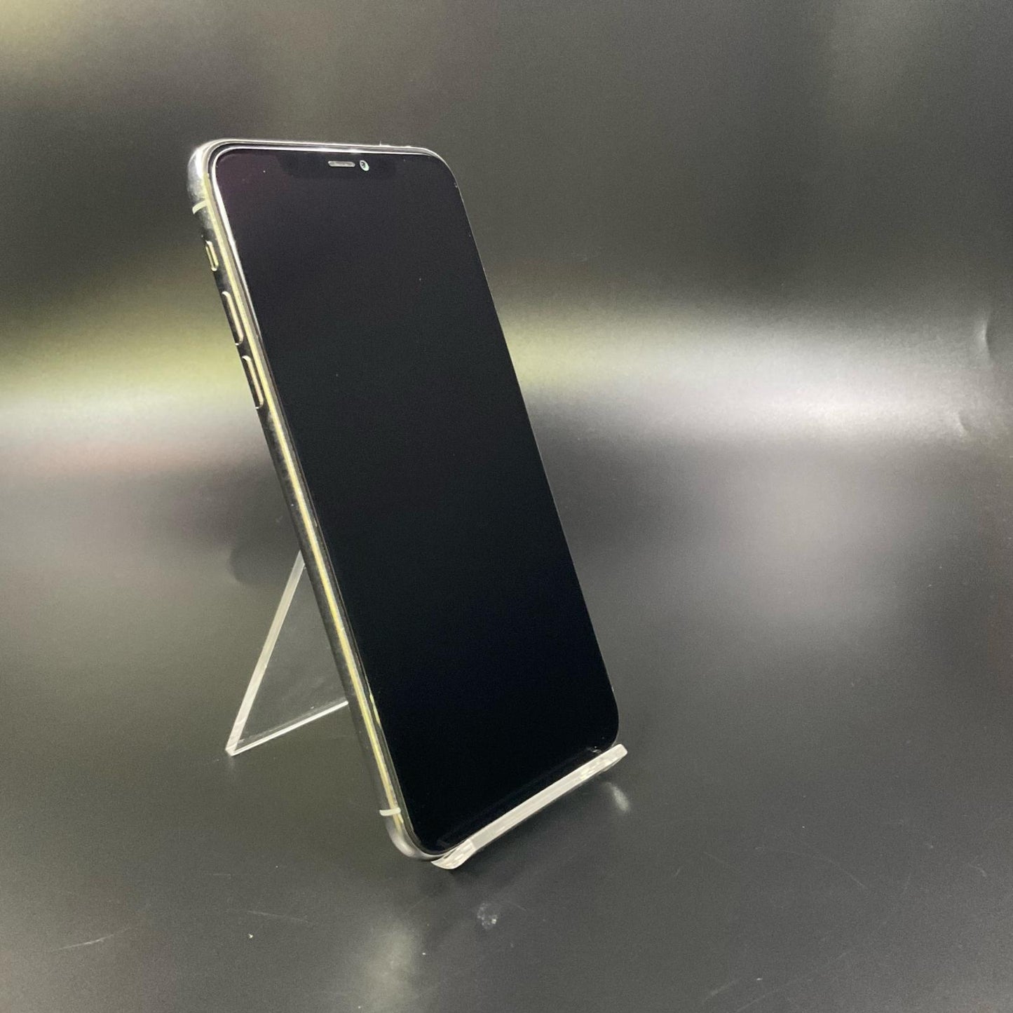 【全額返金保証】【最速発送】Apple iPhone iPhone 11 Pro Max 64GB シルバー au 白ロム 動作確認済 89%