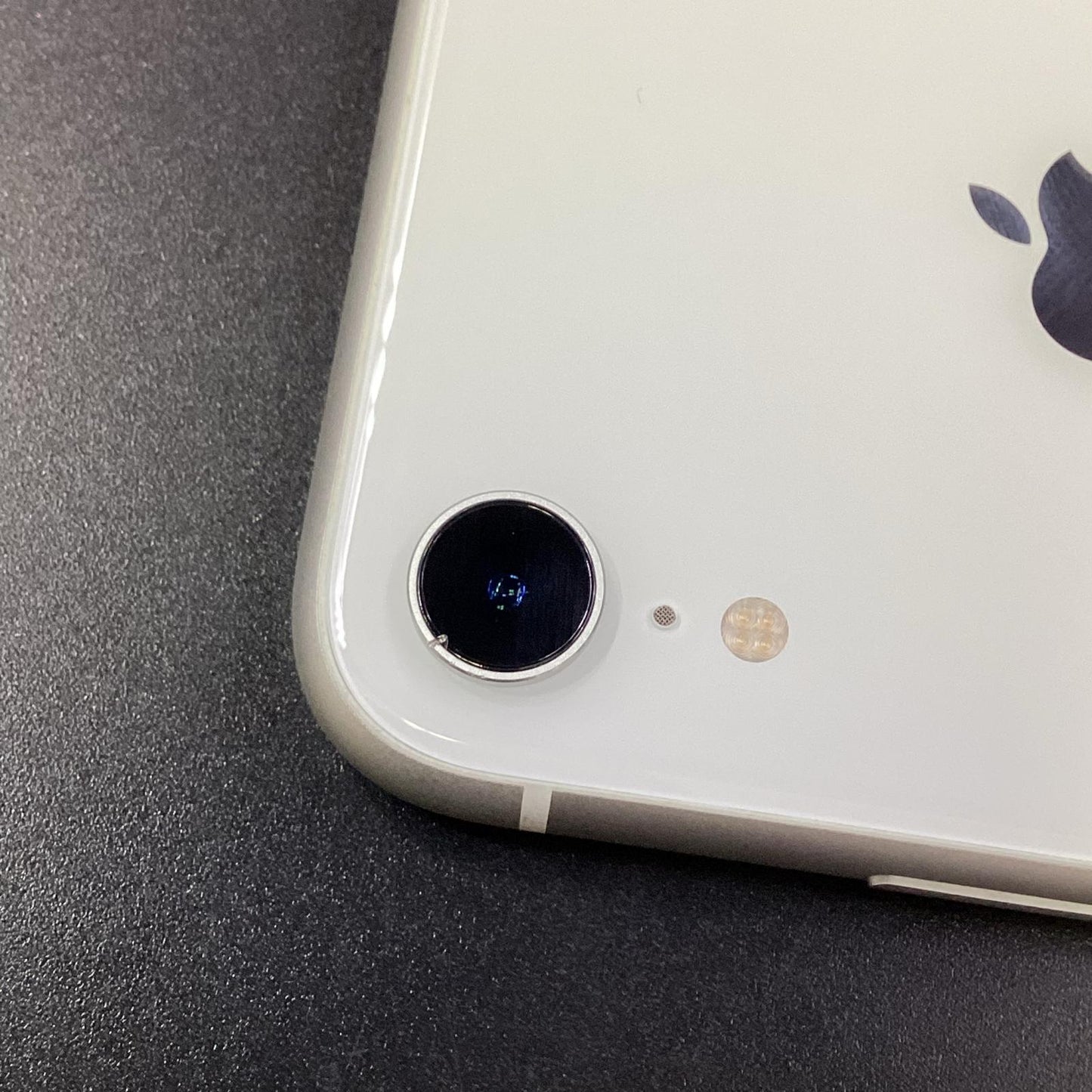 【全額返金保証】【最速発送】Apple iPhone iPhone XR 64GB ホワイト docomo 白ロム 美品 動作確認済 84%