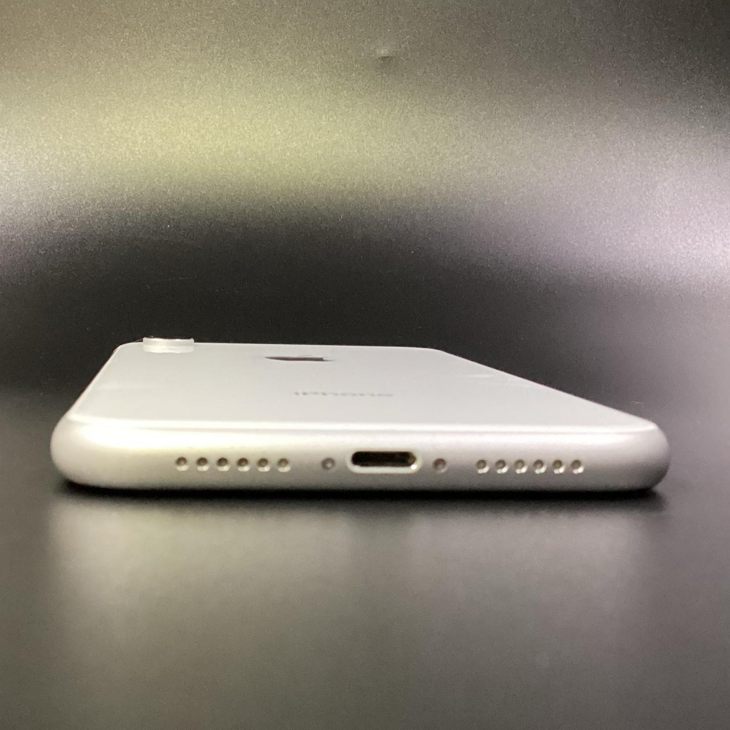 【全額返金保証】【最速発送】Apple iPhone iPhone XR 64GB ホワイト docomo 白ロム 美品 動作確認済 84%