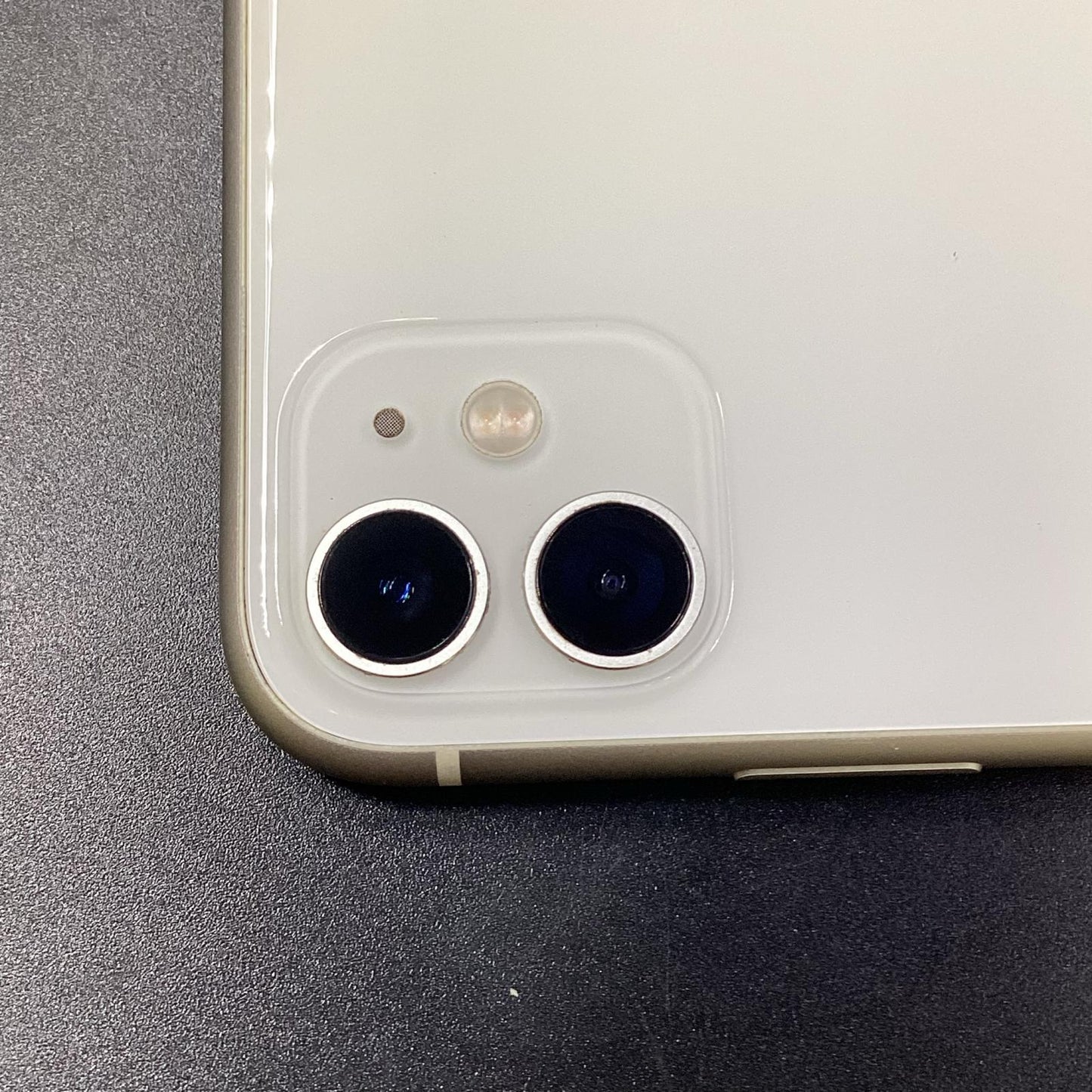 【全額返金保証】【最速発送】Apple iPhone iPhone XR 256GB ホワイト au 白ロム 動作確認済 72%