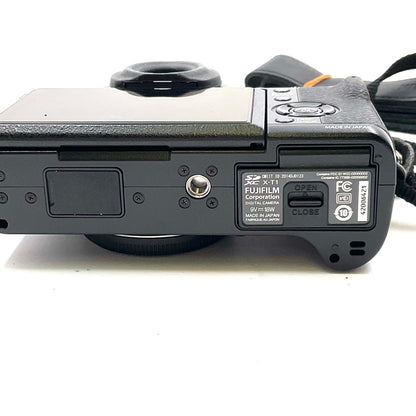 【全額返金保証】【最速発送】FUJIFILM デジタル一眼 X-T1 ボディ ブラック 動作確認済