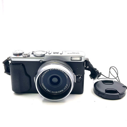 【全額返金保証】【最速発送】FUJIFILM コンパクトデジタルカメラ X70 [シルバー] 美品 動作確認済
