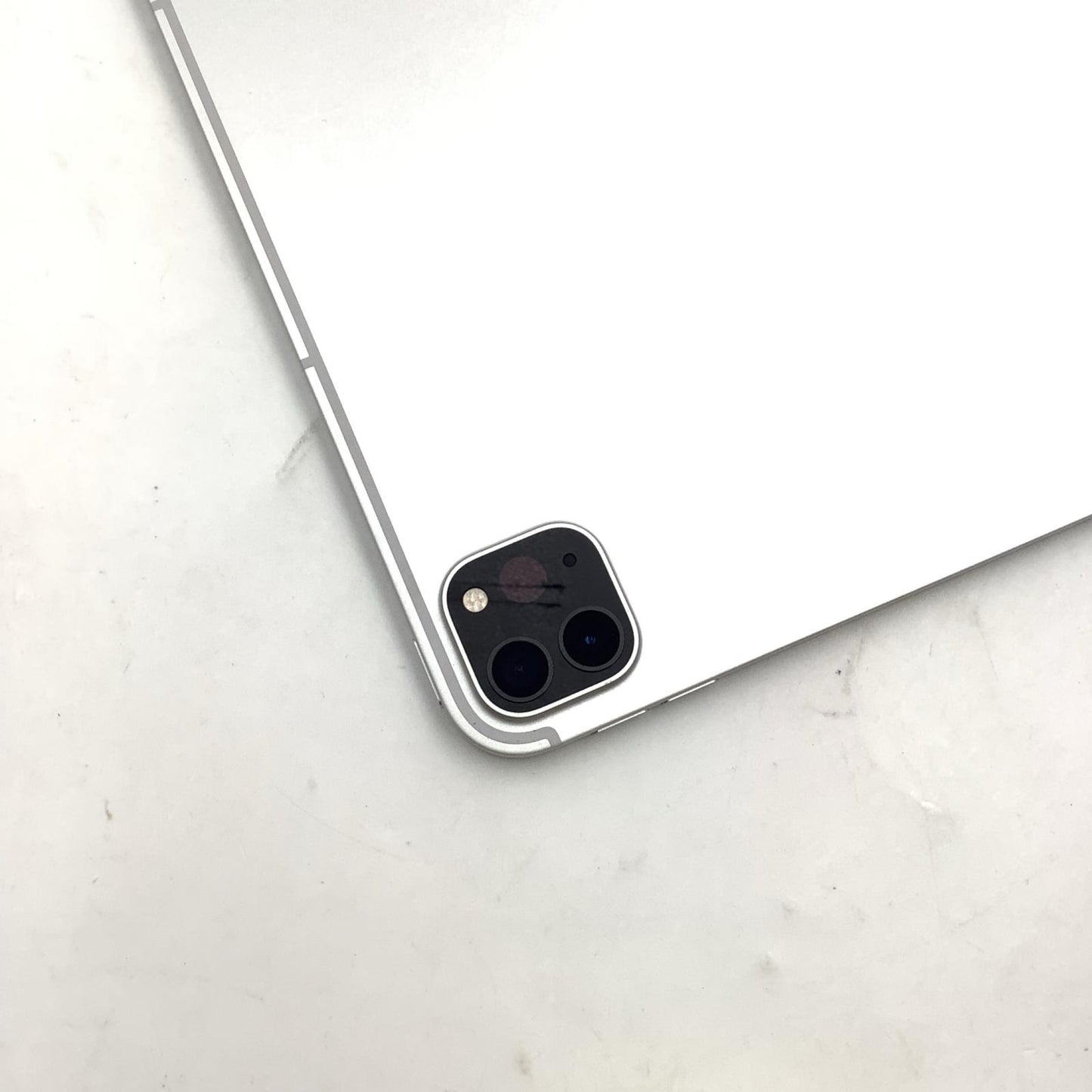 【全額返金保証】【最速発送】Apple iPad Pro 12.9インチ 第5世代 256GB シルバー WiFi+Cellular Softbank SIMフリー 白ロム 美品 動作確認済