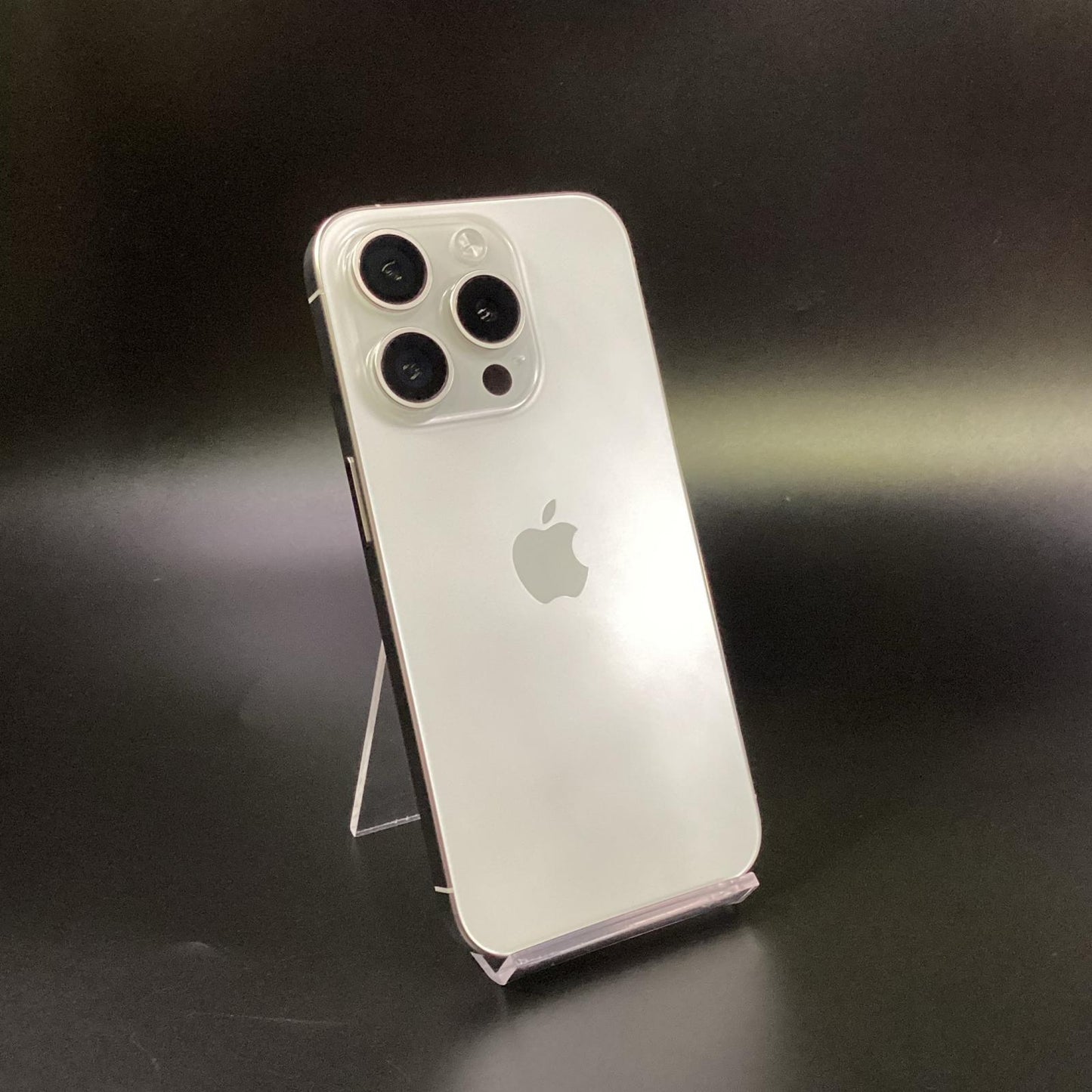 【全額返金保証】【最速発送】Apple iPhone iPhone 15 Pro 256GB ホワイトチタニウム 動作確認済 84%