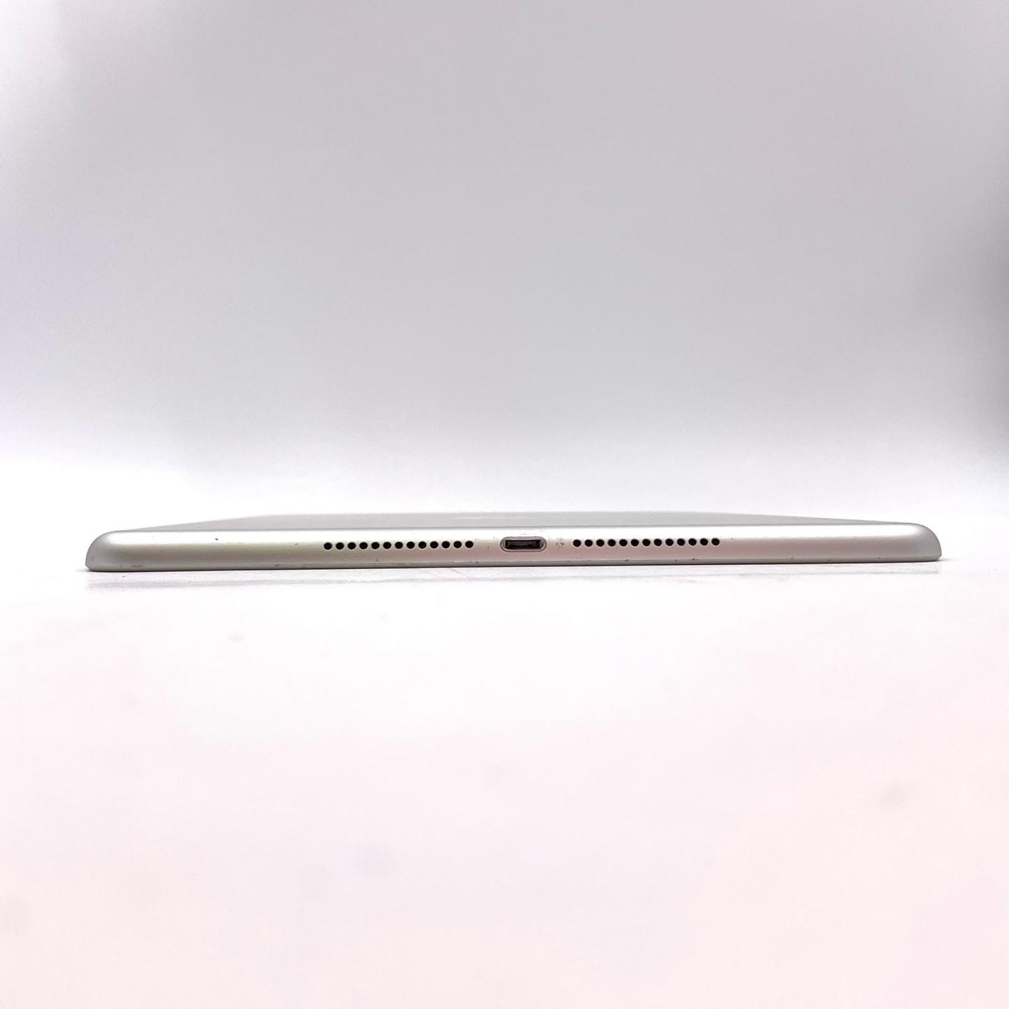 【全額返金保証】【最速発送】Apple iPad iPad 第6世代 128GB シルバー WiFi+Cellular au 白ロム 動作確認済