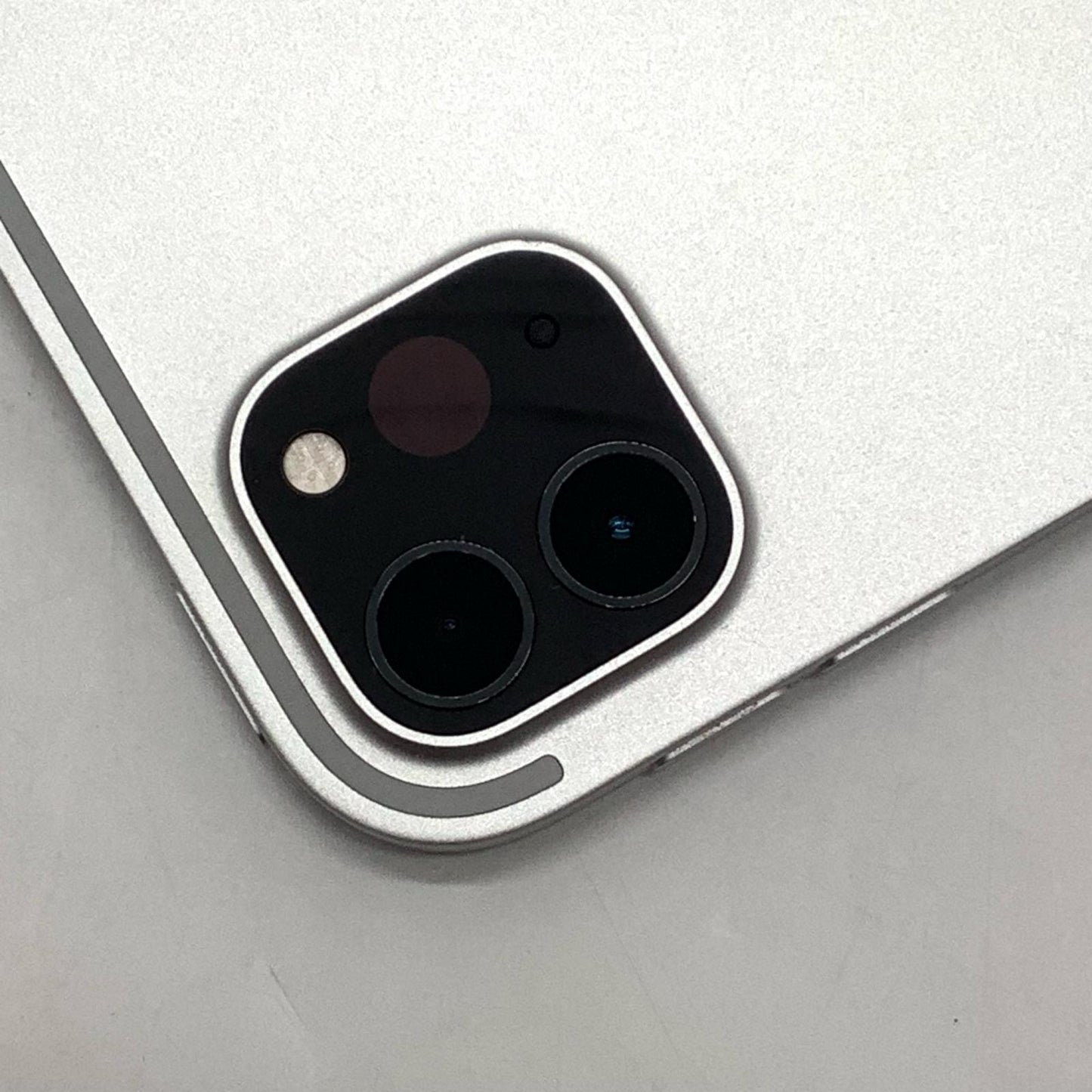 【全額返金保証】【最速発送】Apple iPad Pro 12.9インチ 第6世代 256GB シルバー Wi-Fi 美品 動作確認済