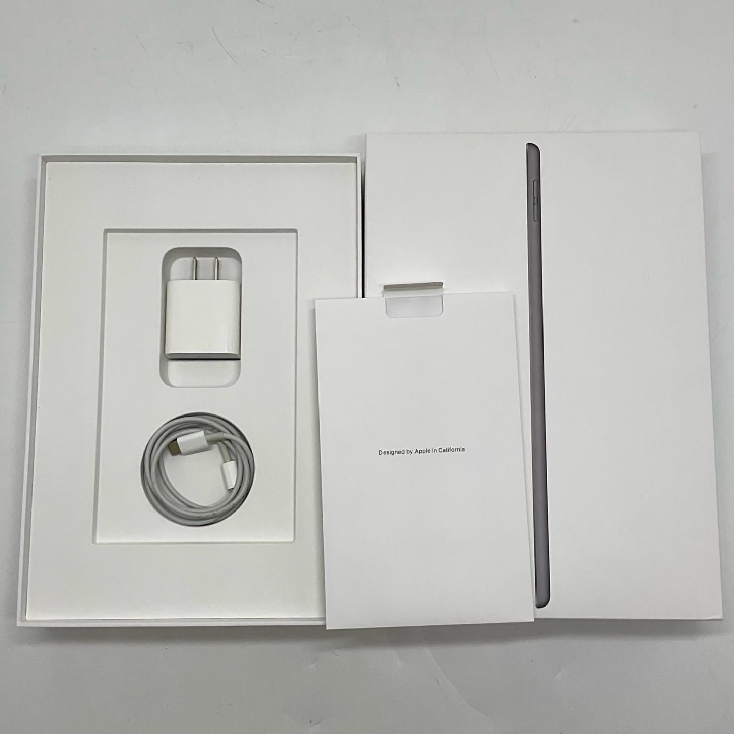 【全額返金保証】【最速発送】Apple iPad iPad 10.2インチ 第8世代 32GB スペースグレイ Wi-Fi 超美品 動作確認済