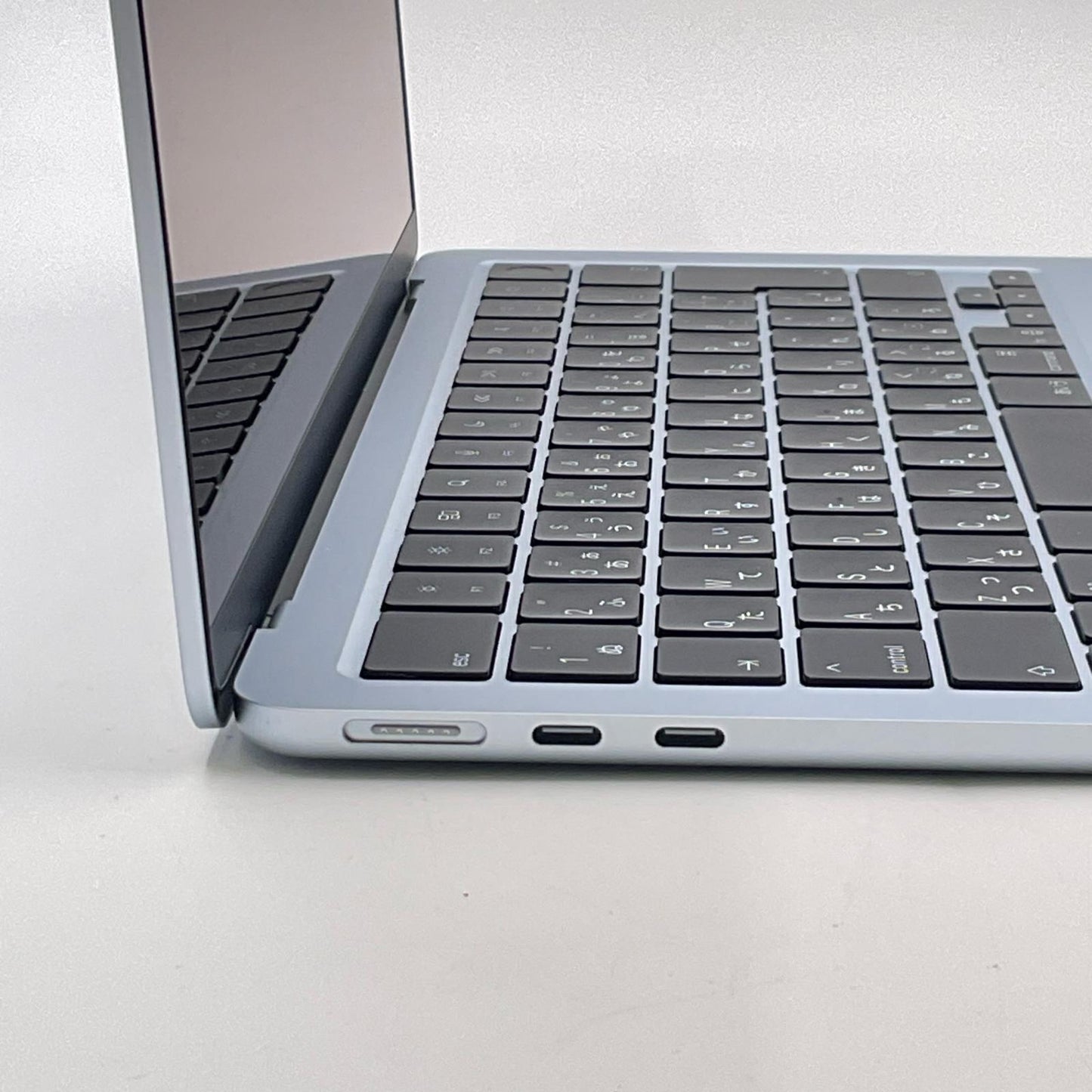【全額返金保証】【最速発送】Apple MacBook Air 13.6インチ 2025 Apple M4 16GB M.2 SSD 256GB スカイブルー 100% 美品 動作確認済