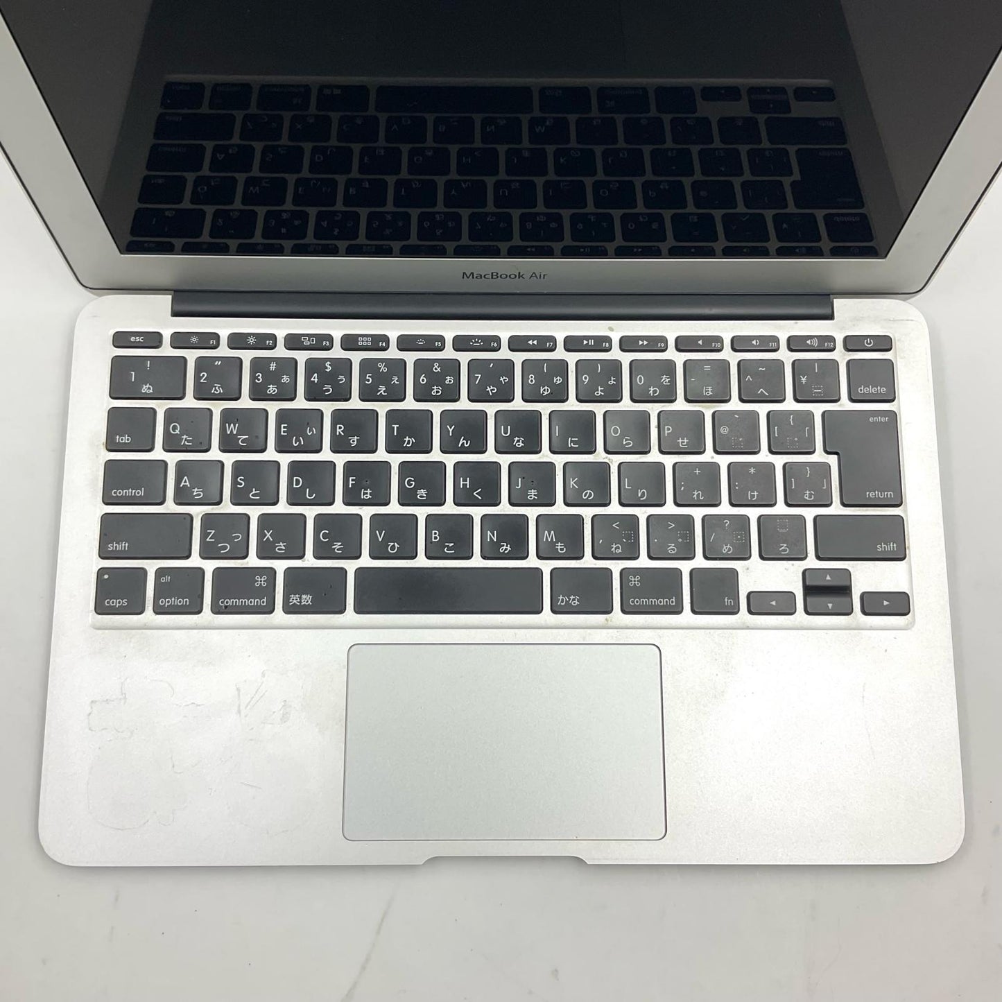 【最速発送】Apple MacBook Air 11.6インチ 2013 1.3GHz デュアルコア Intel Core i5 4GB SSD 256GB シルバー 77.7%【難有】