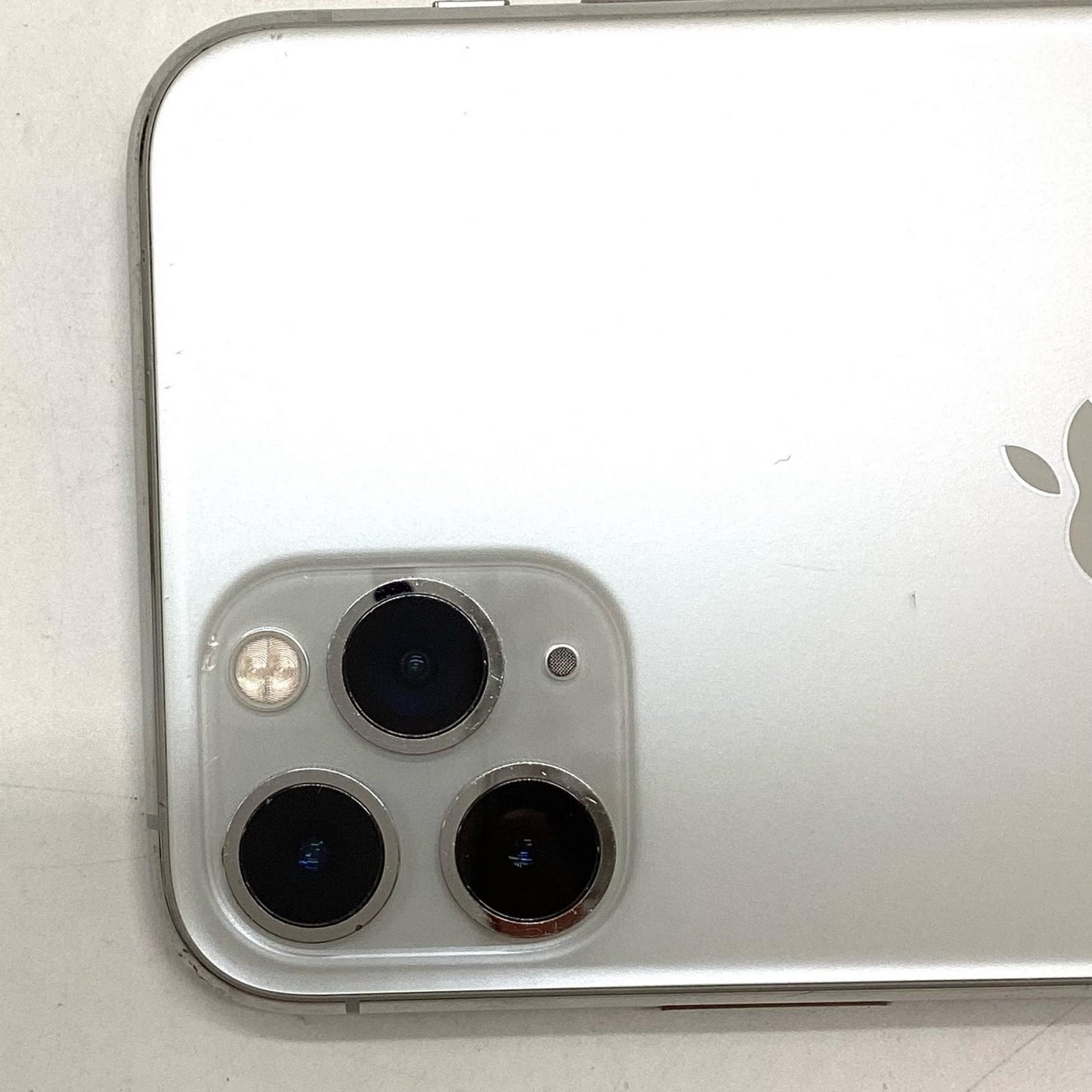 【最速発送】Apple iPhone iPhone 11 Pro 64GB シルバー Softbank 白ロム【難有】 66%