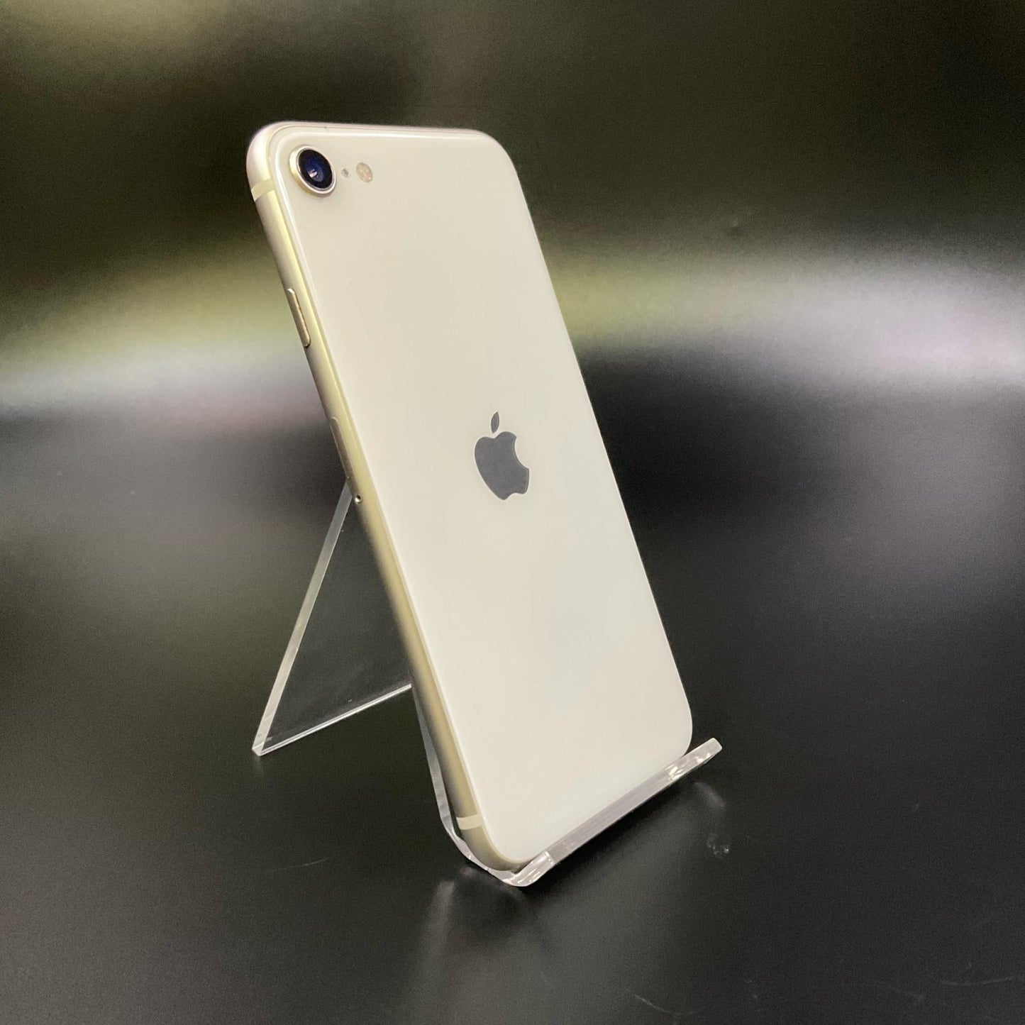 【全額返金保証】【最速発送】Apple iPhone iPhone SE（第3世代） 64GB スターライト au 白ロム 動作確認済 79%