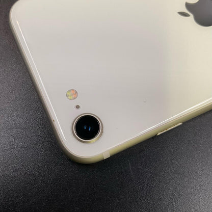 【全額返金保証】【最速発送】Apple iPhone iPhone SE（第3世代） 64GB スターライト au 白ロム 動作確認済 79%