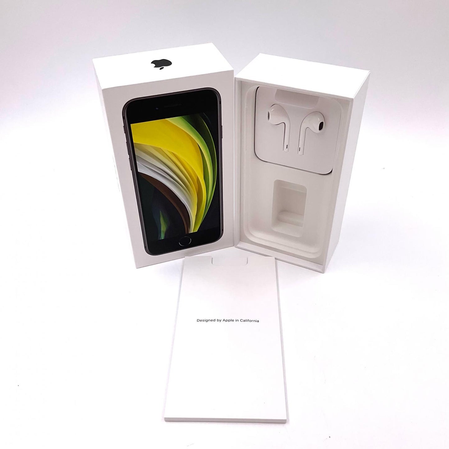 【全額返金保証】【最速発送】Apple iPhone iPhone SE（第2世代） 256GB ブラック docomo 白ロム 動作確認済 70%