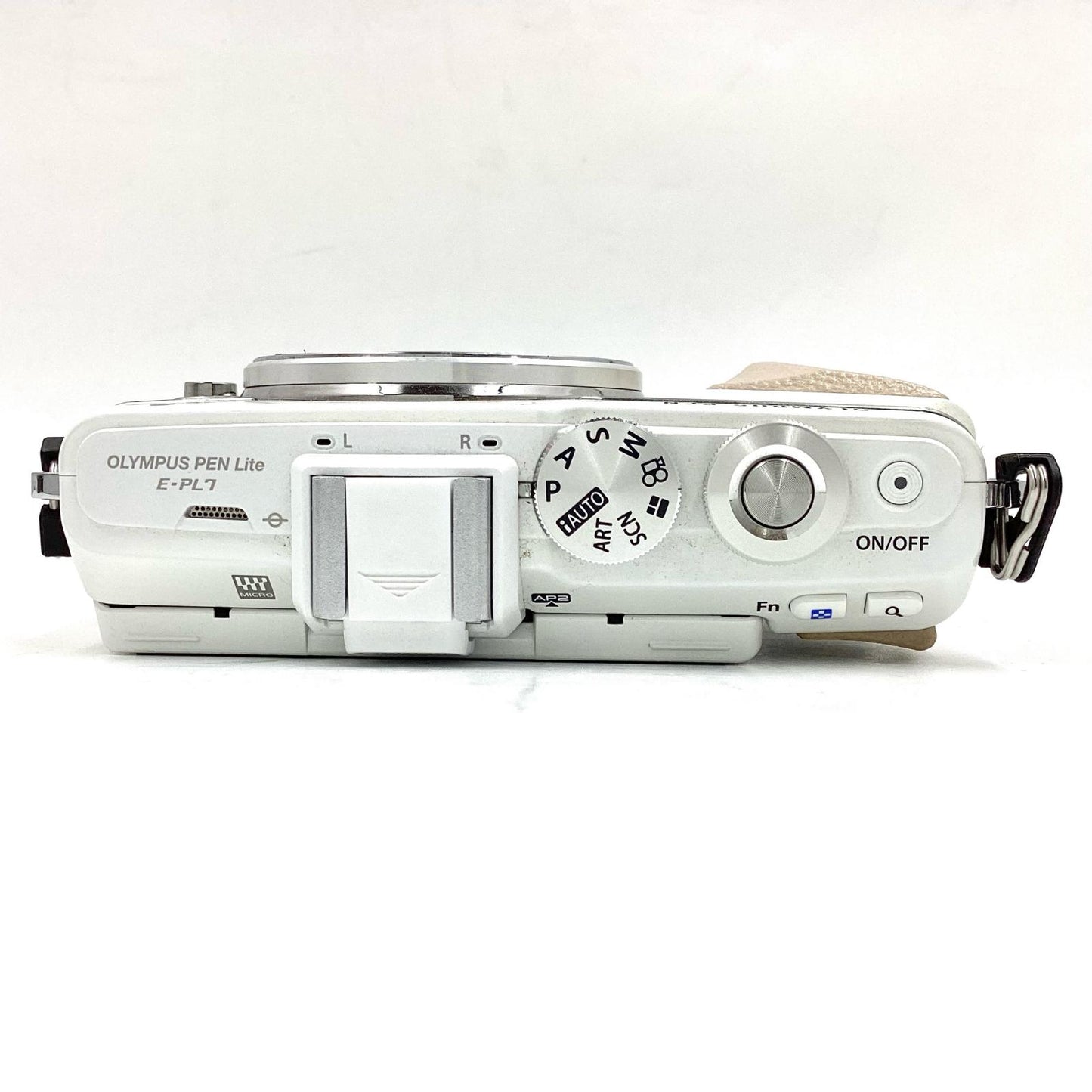 【全額返金保証】【最速発送】OLYMPUS デジタル一眼 PEN Lite E-PL7 ボディ ホワイト 美品 動作確認済