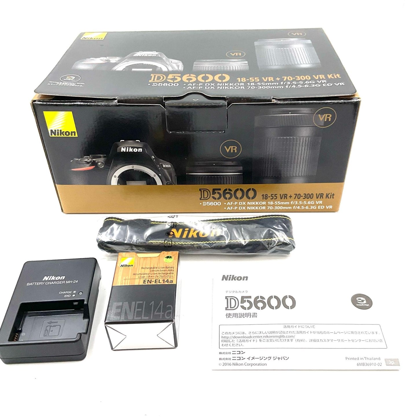 【全額返金保証】【最速発送】Nikon デジタル一眼 D5600 ダブルズームキット ブラック 美品 動作確認済