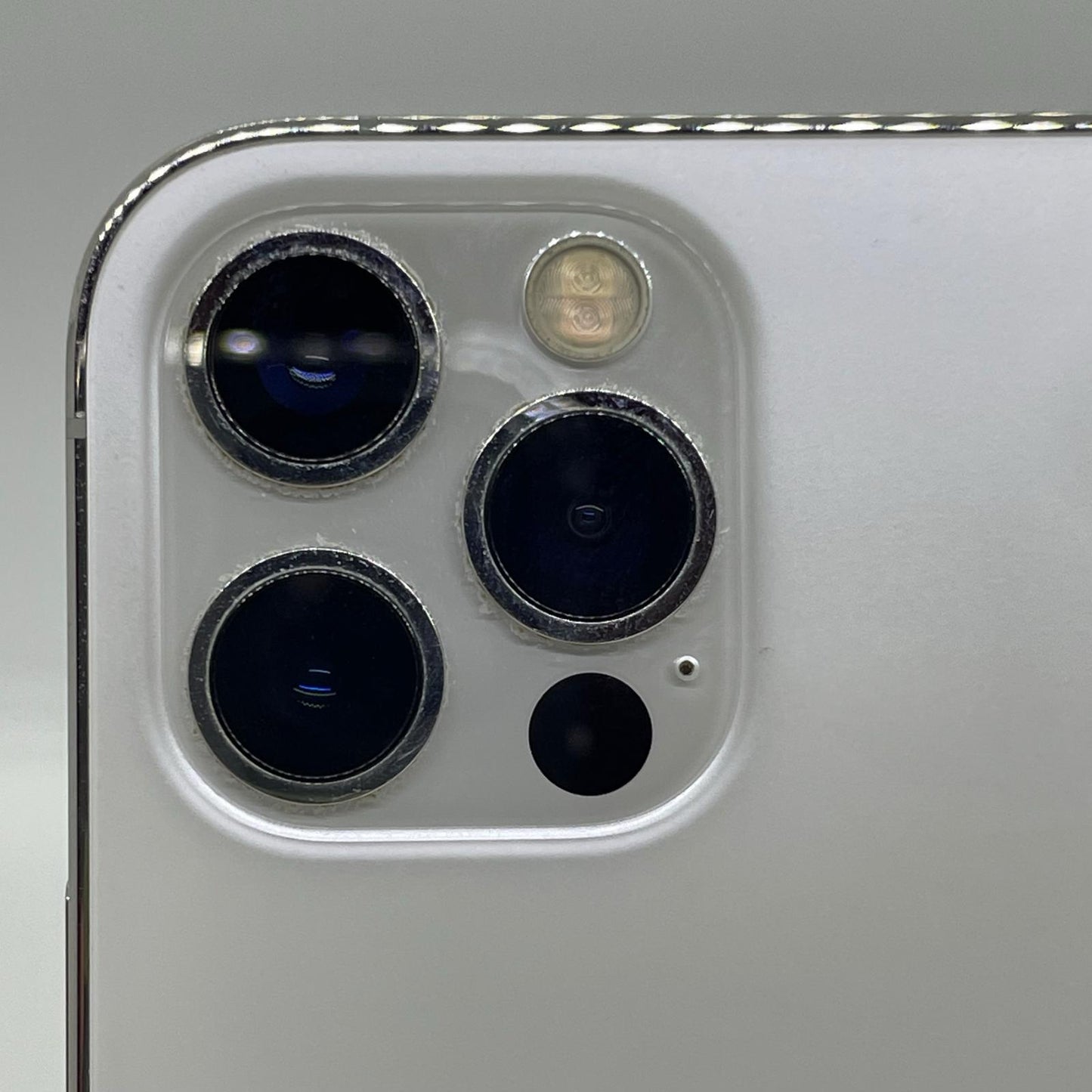 【全額返金保証】【最速発送】Apple iPhone iPhone 12 Pro 128GB シルバー Softbank SIMフリー 白ロム 動作確認済 74%