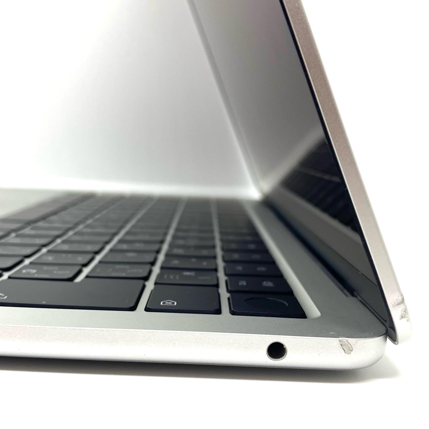【全額返金保証】【最速発送】Apple MacBook Air 13.6インチ 2022 M2 8GB 256GB 96% 動作確認済