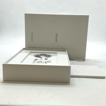 【全額返金保証】【最速発送】Apple iPad Air 10.9インチ 第5世代 256GB スターライト Wi-Fi 美品 動作確認済