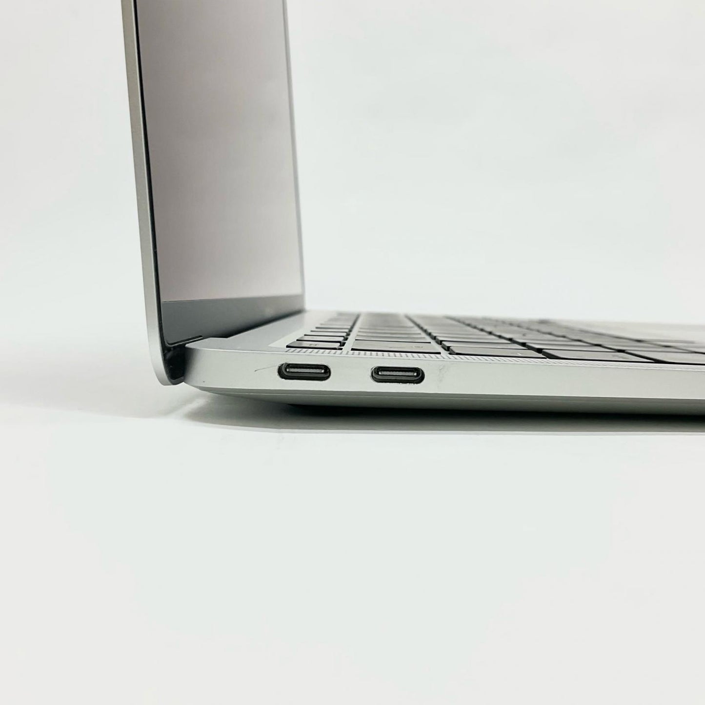 【全額返金保証】【最速発送】Apple MacBook Air 13.3インチ 2020 Apple M1 16GB SSD 256GB シルバー 85.2% 動作確認済