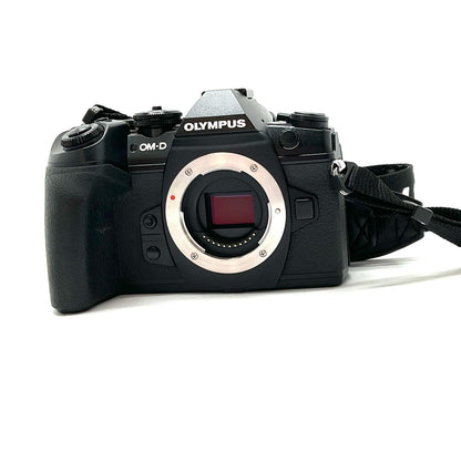 【全額返金保証】【最速発送】OLYMPUS デジタル一眼 OM-D E-M1 Mark II ボディ [ブラック] 美品 動作確認済