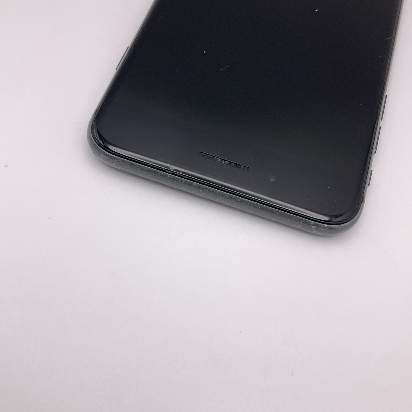 【全額返金保証】【最速発送】Apple iPhone iPhone 8 Plus 64GB スペースグレイ au SIMフリー 白ロム 動作確認済 74%