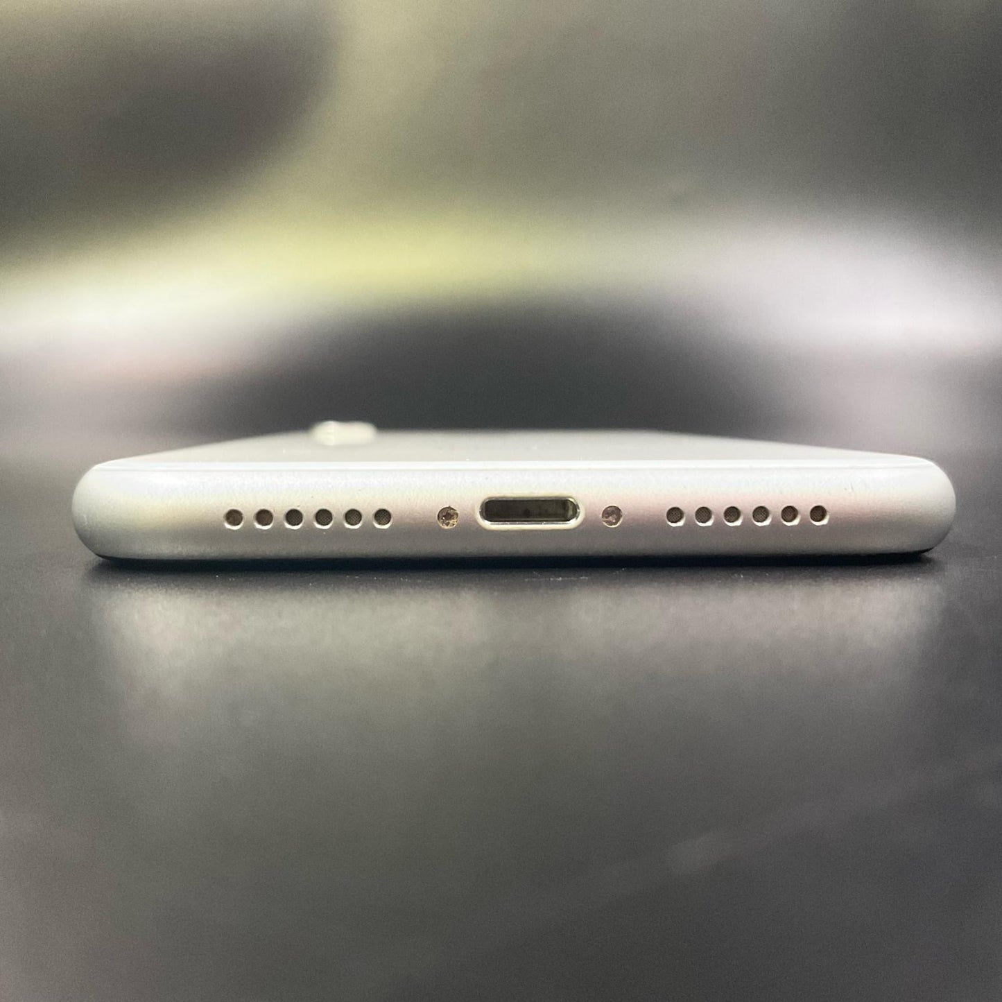 【全額返金保証】【最速発送】Apple iPhone iPhone XR 64GB ホワイト docomo 白ロム 動作確認済 79%