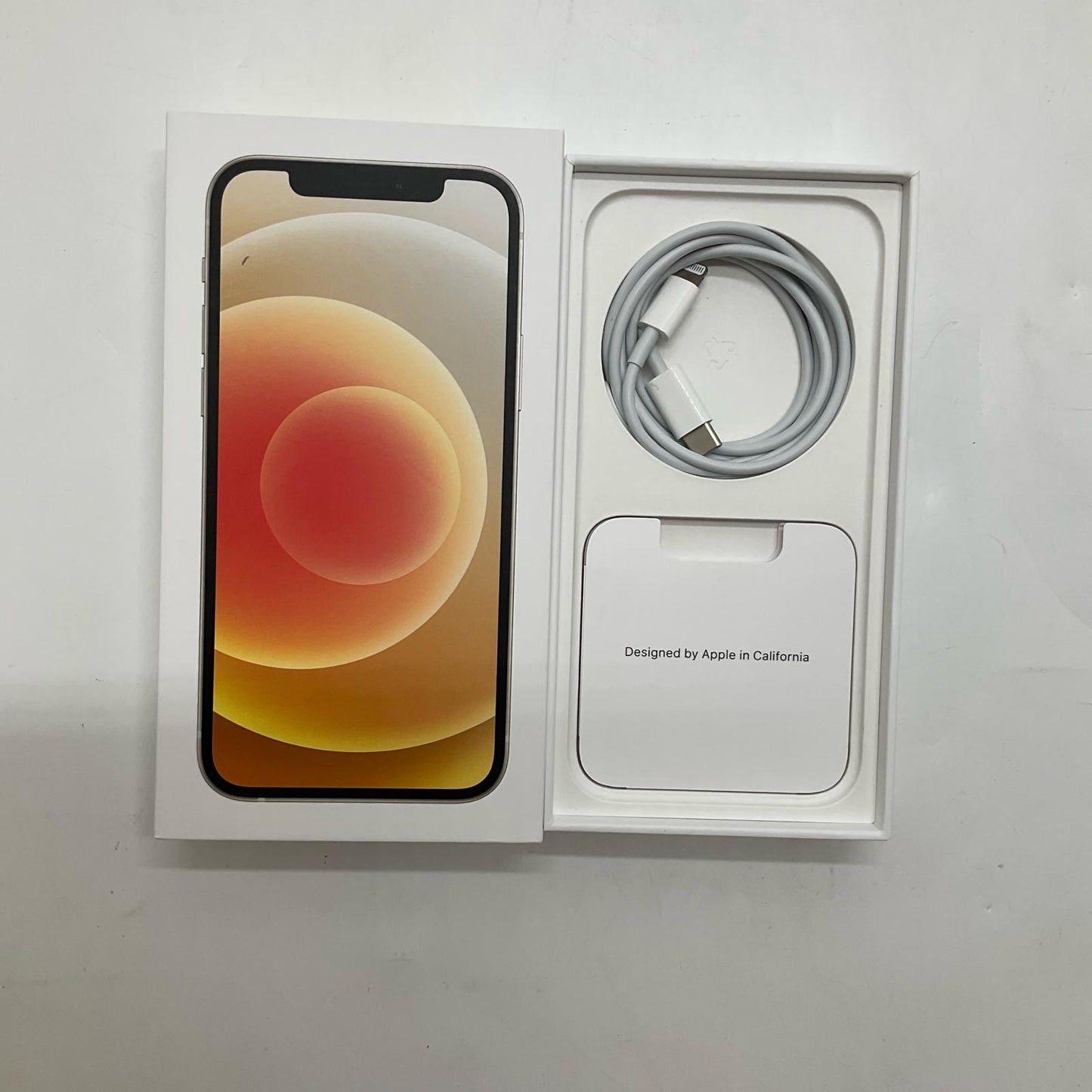 【全額返金保証】【最速発送】Apple iPhone iPhone 12 64GB ホワイト docomo SIMフリー 白ロム 動作確認済 84%