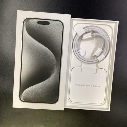 【全額返金保証】【最速発送】Apple iPhone iPhone 15 Pro 256GB ホワイトチタニウム SIMフリー 白ロム 美品 動作確認済 90%
