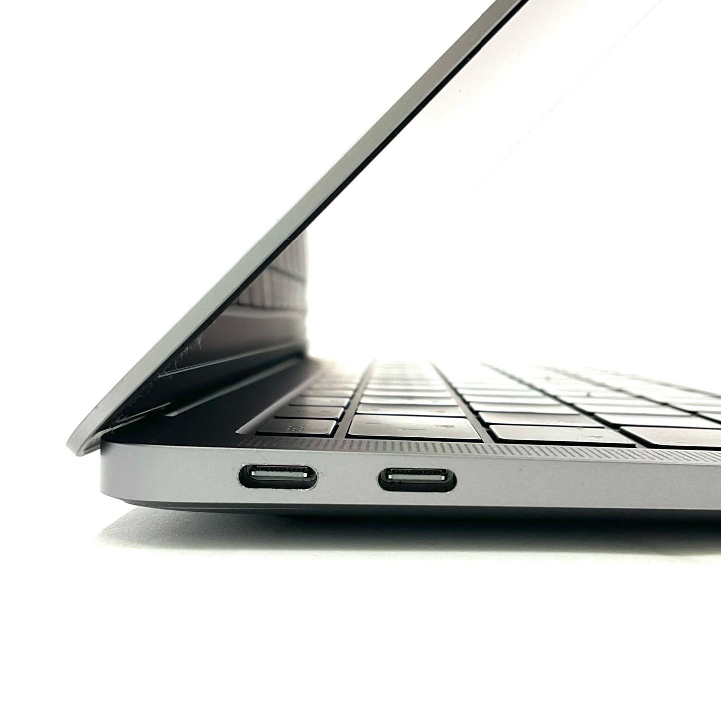 【全額返金保証】【最速発送】Apple MacBook Air 13.3インチ 2018 1.6GHz デュアルコア Intel Core i5 8GB 128GB シルバー 76.8% 動作確認済