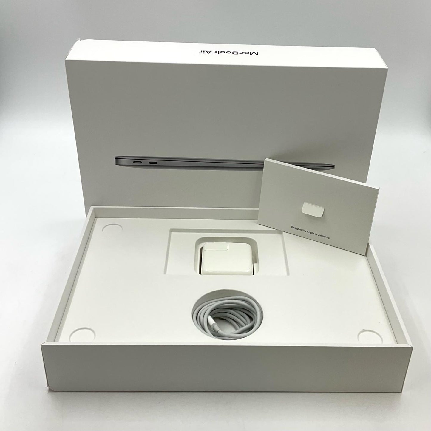【全額返金保証】【最速発送】Apple MacBook Air 13.3インチ 2018 1.6GHz デュアルコア Intel Core i5 8GB 128GB シルバー 76.8% 動作確認済