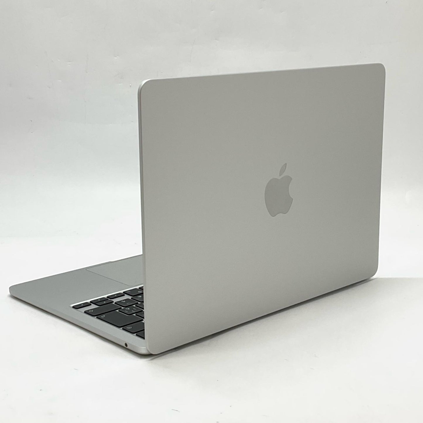 【全額返金保証】【最速発送】Apple MacBook Air 13.6インチ 2022 Apple M2 8GB SSD 256GB シルバー 95% 美品 動作確認済